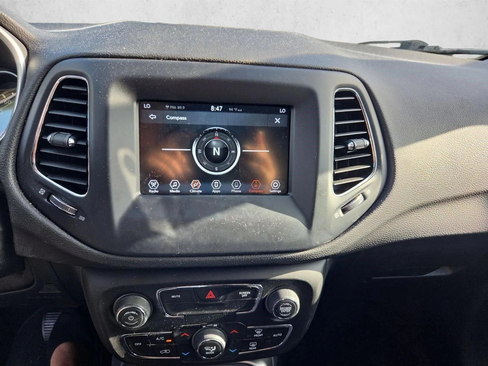 2021 Jeep Compass Latitude FWD photo 11