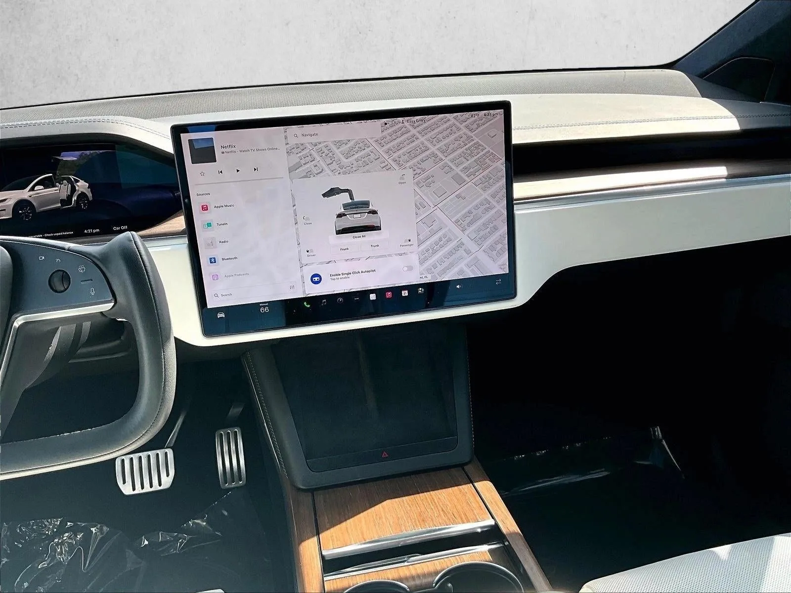 2023 Tesla Model X Base photo 8