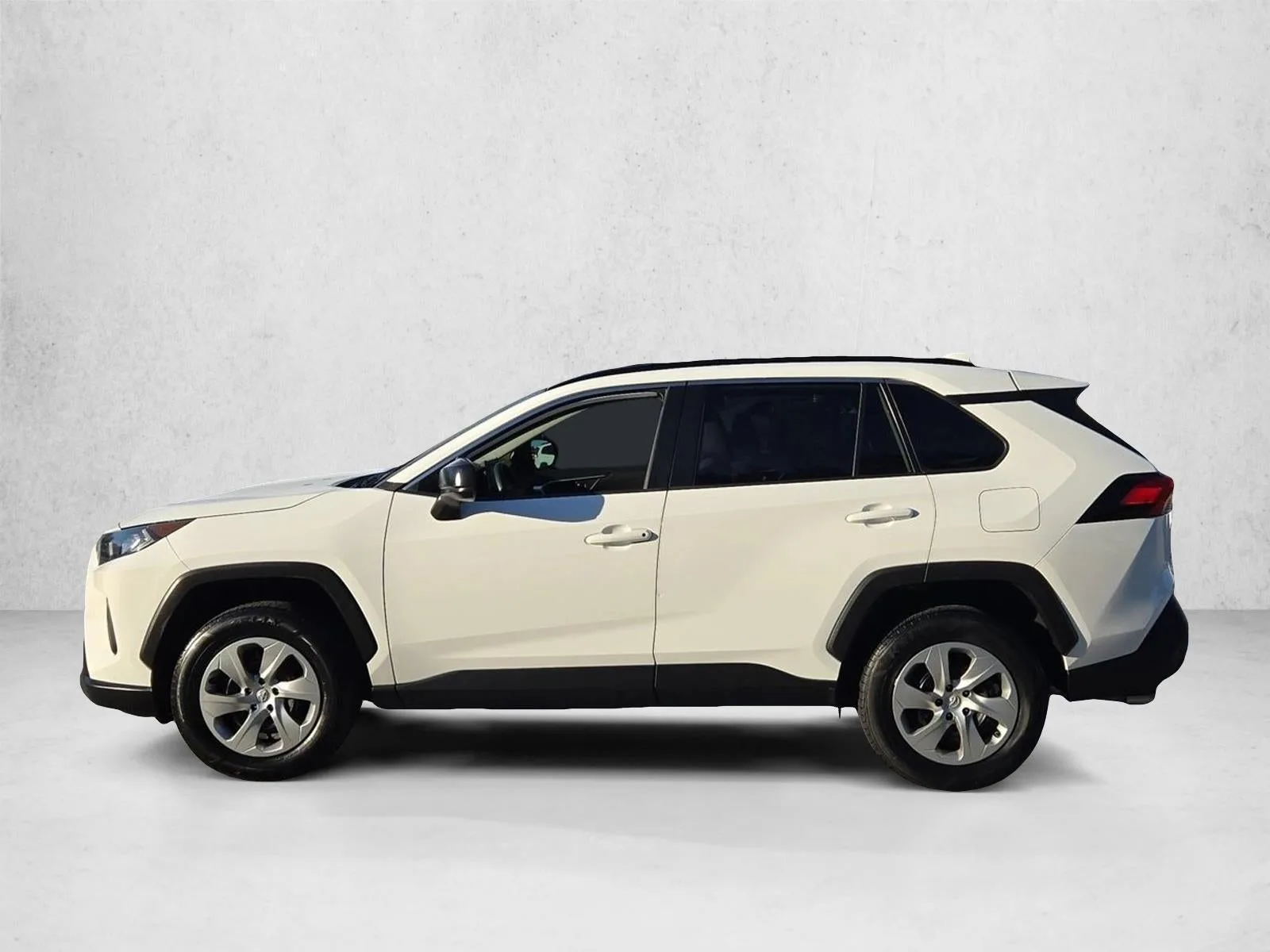 2021 Toyota RAV4 LE FWD (GS) photo 9