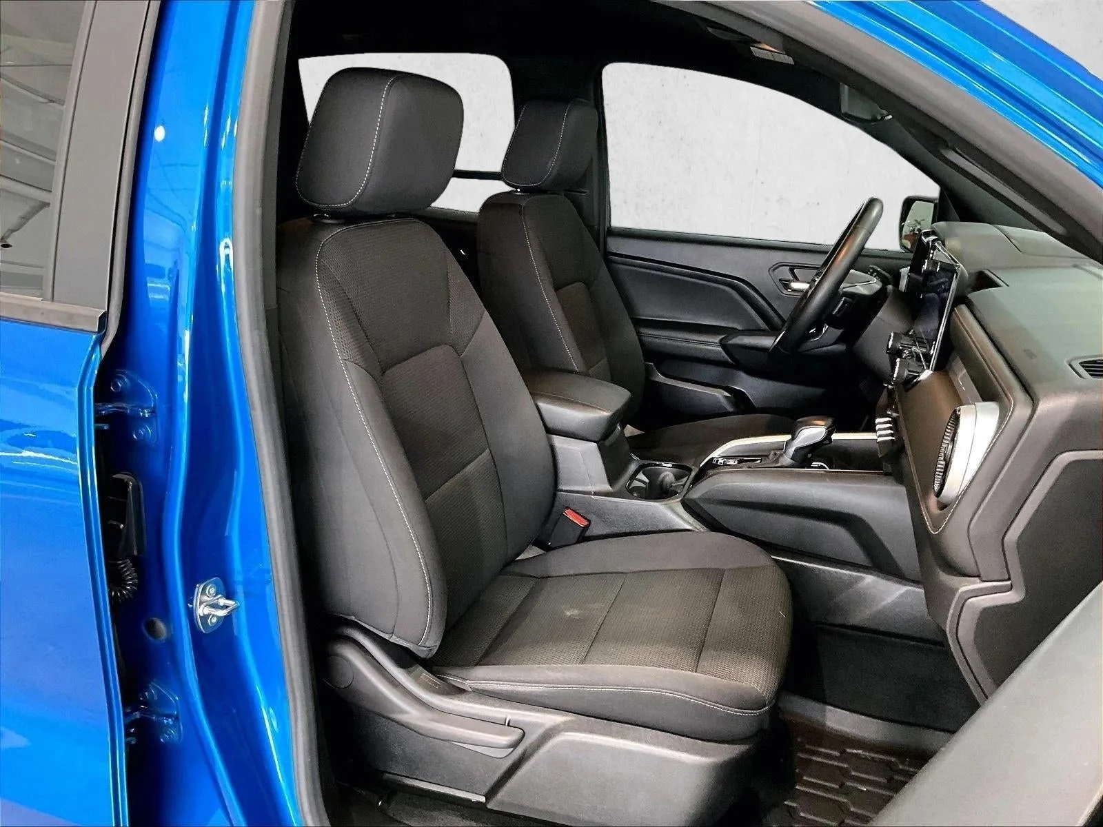 2023 Chevrolet Colorado LT photo 9