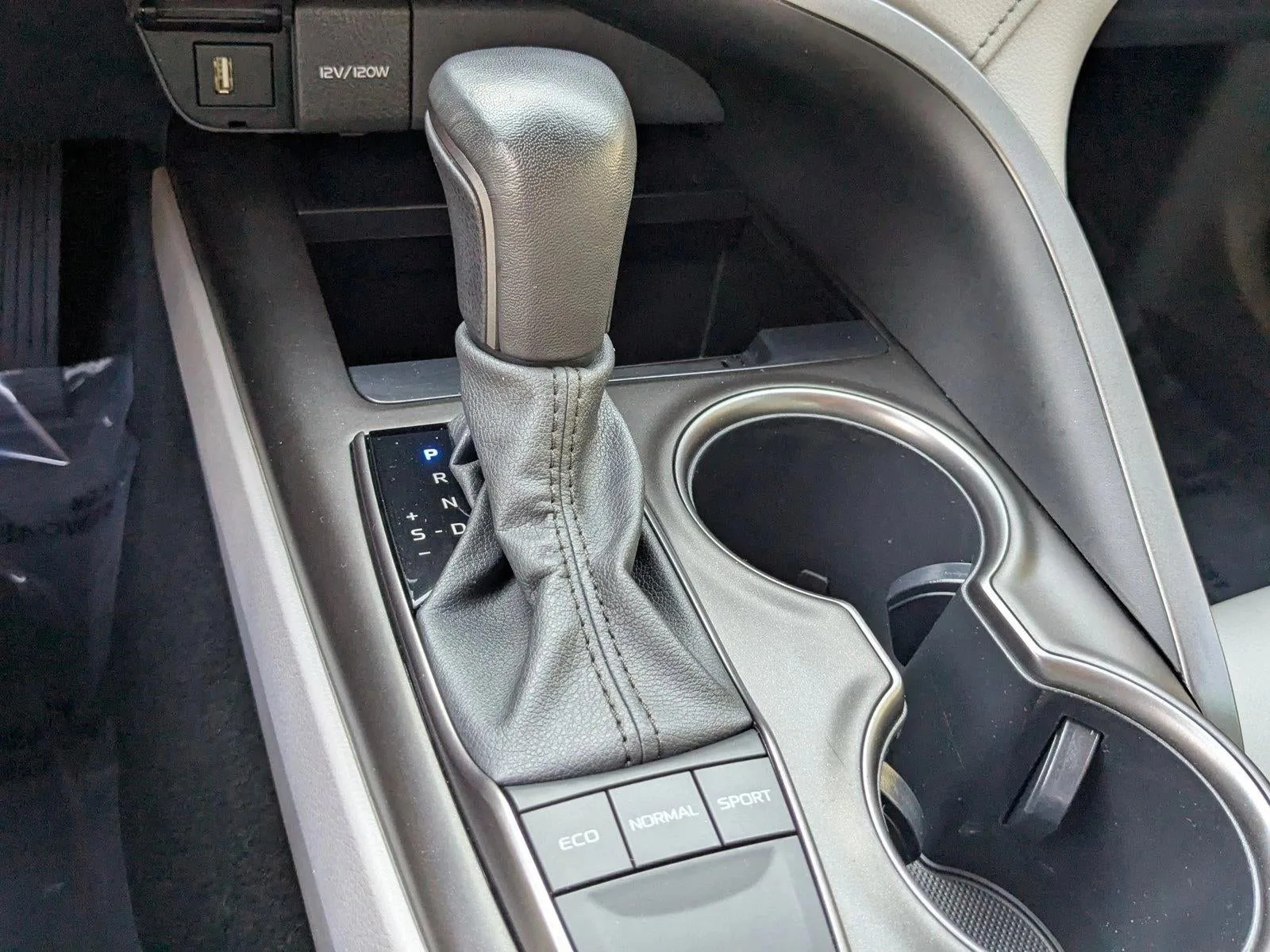 2023 Toyota Camry SE Auto (SE) photo 12