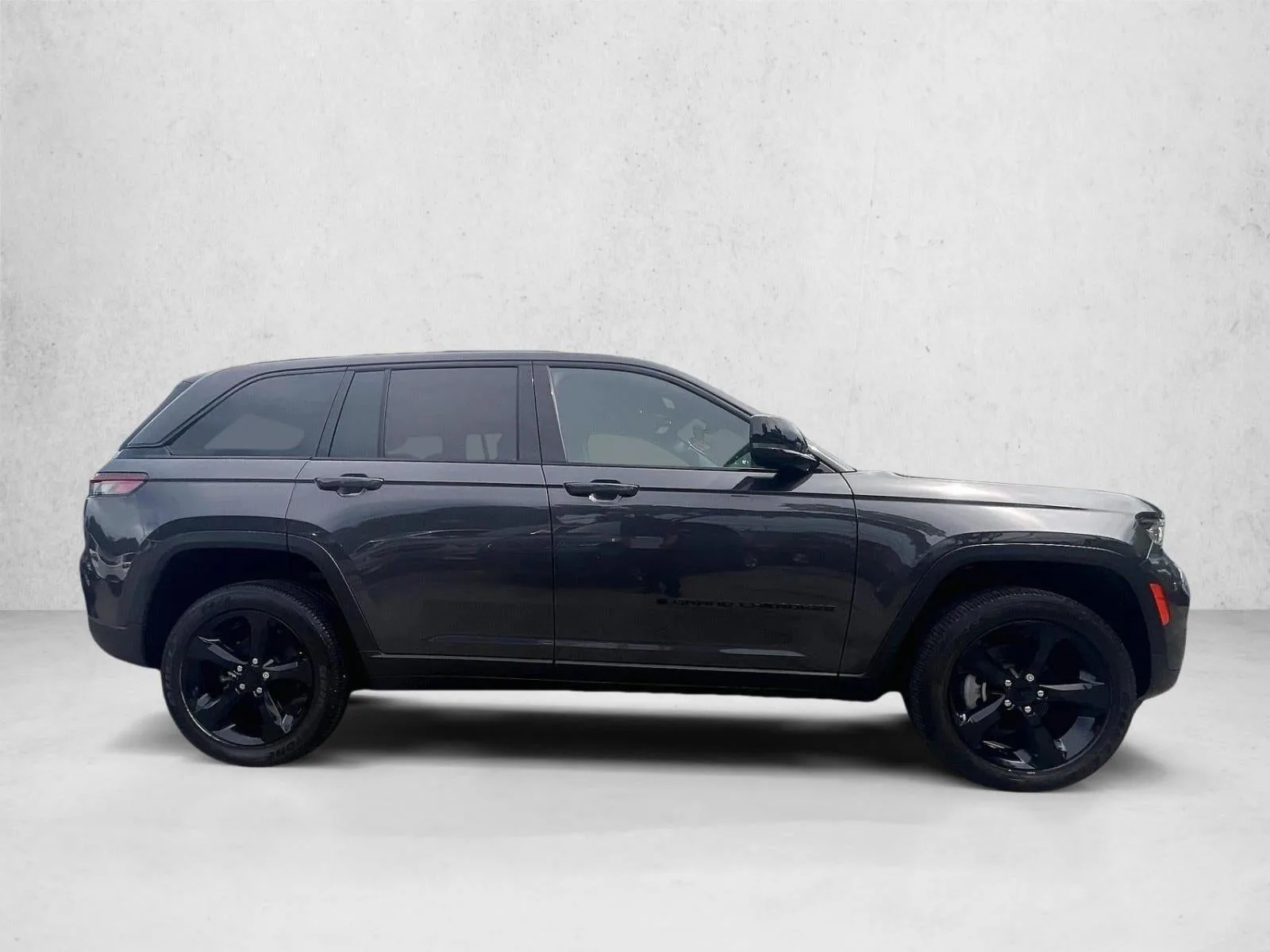 2023 Jeep Grand Cherokee Altitude 4x4 photo 5