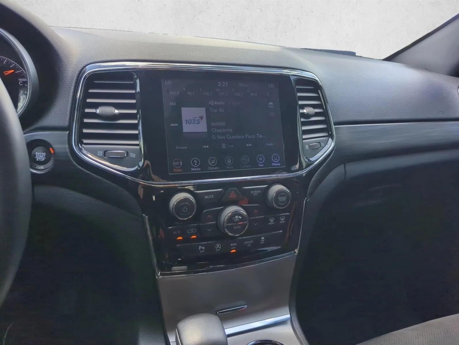2019 Jeep Grand Cherokee Altitude 4x2 photo 9