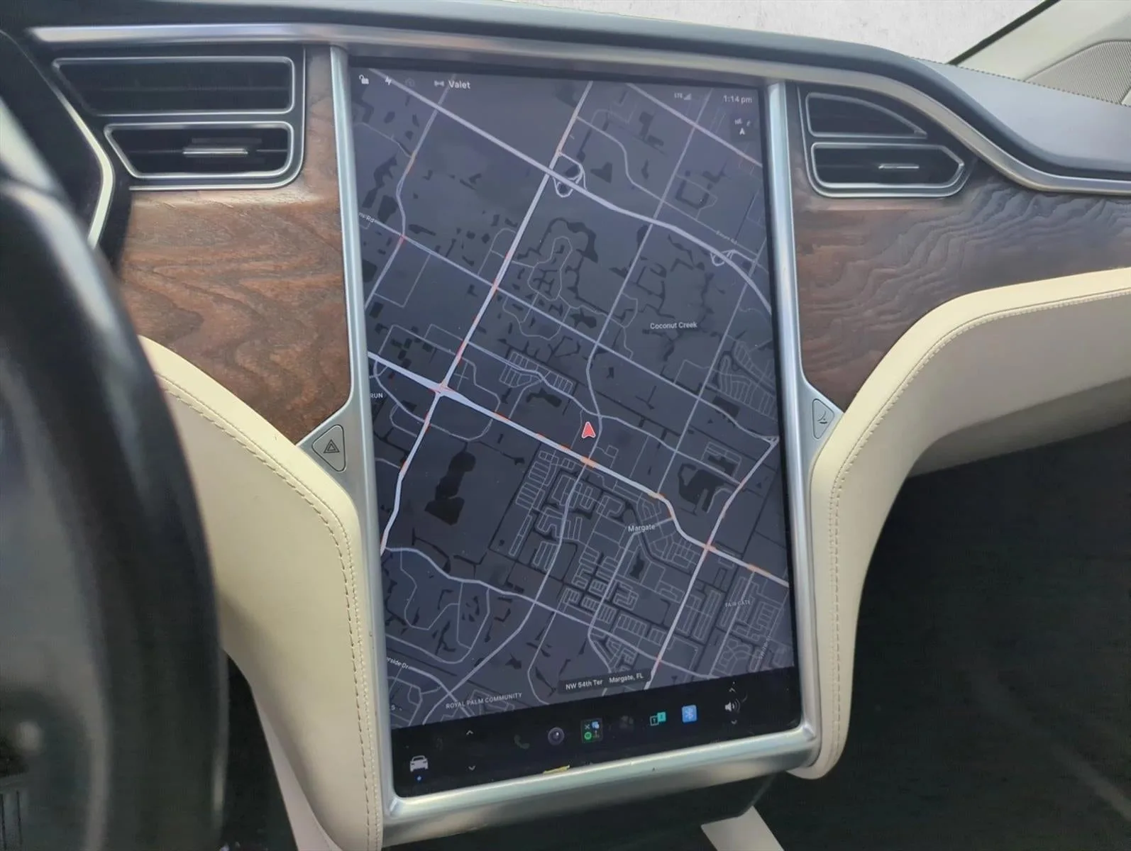 2018 Tesla Model X 75D AWD photo 12