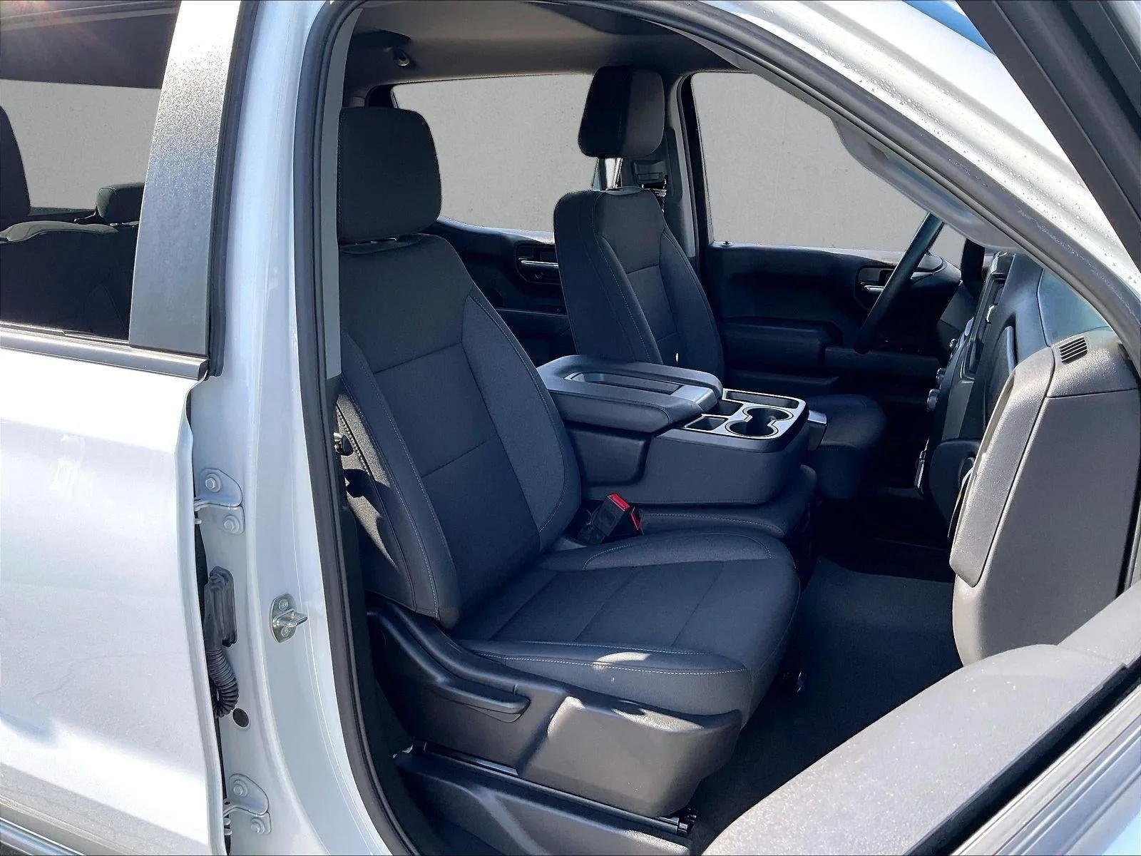 2024 Chevrolet Silverado 1500 Custom photo 9