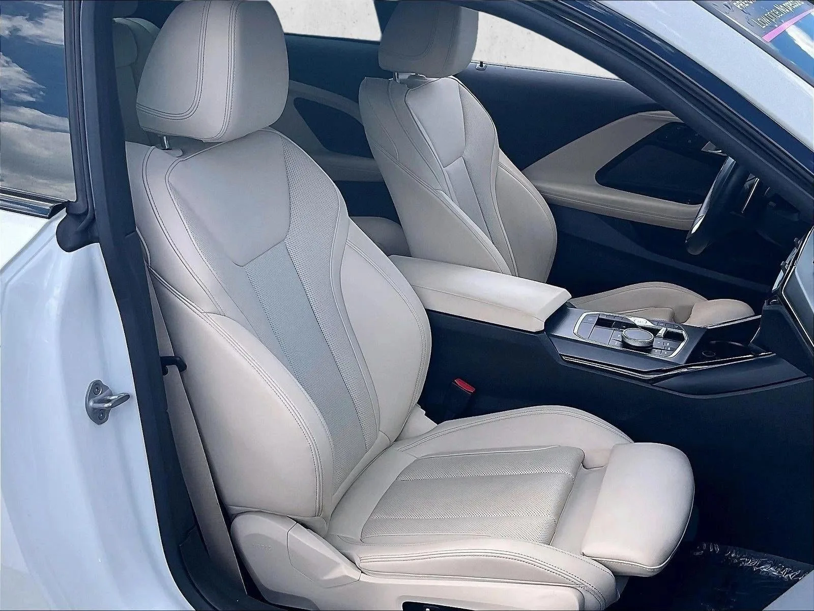 2024 BMW 230i 230i photo 9