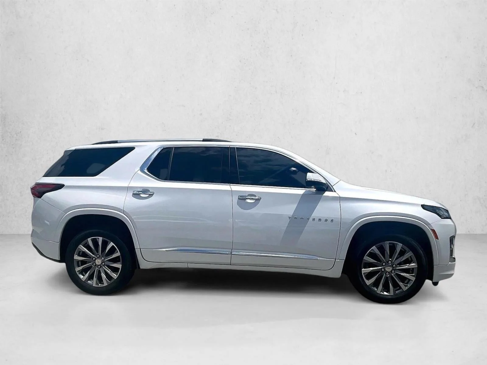 2023 Chevrolet Traverse Premier photo 5