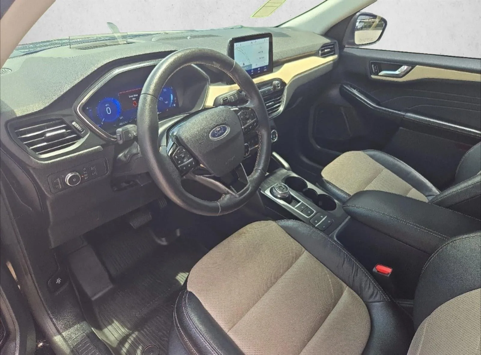 2022 Ford Escape Titanium Plug-In Hybrid FWD photo 3