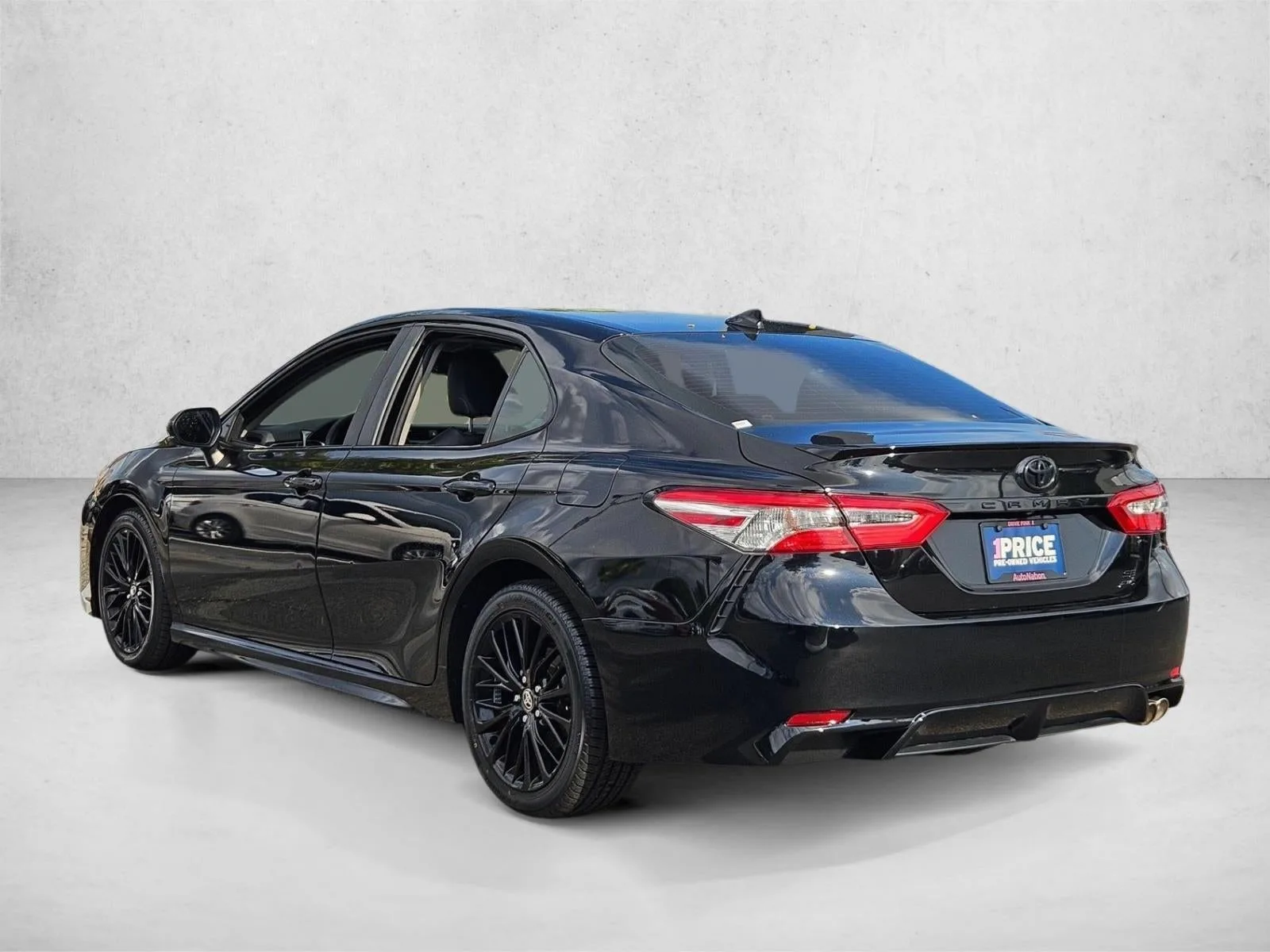 2020 Toyota Camry SE Nightshade Auto AWD (Natl) photo 7