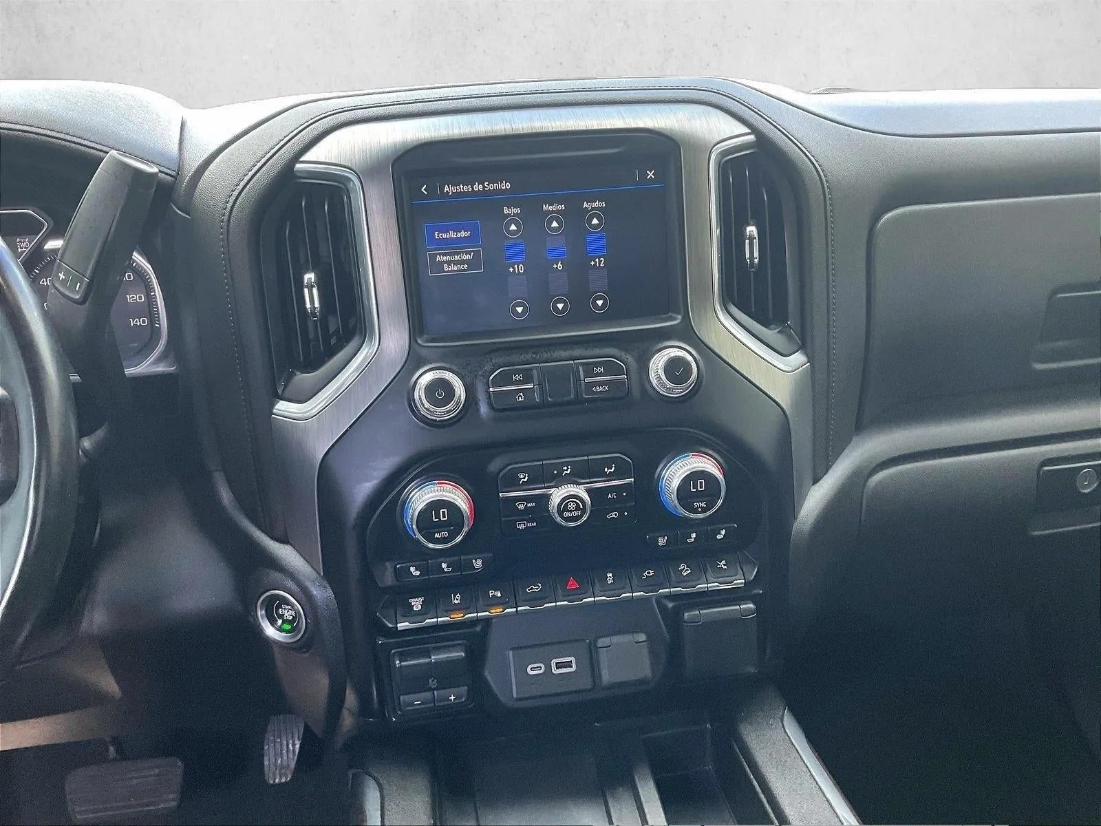 2023 GMC Sierra 2500 HD Denali photo 8