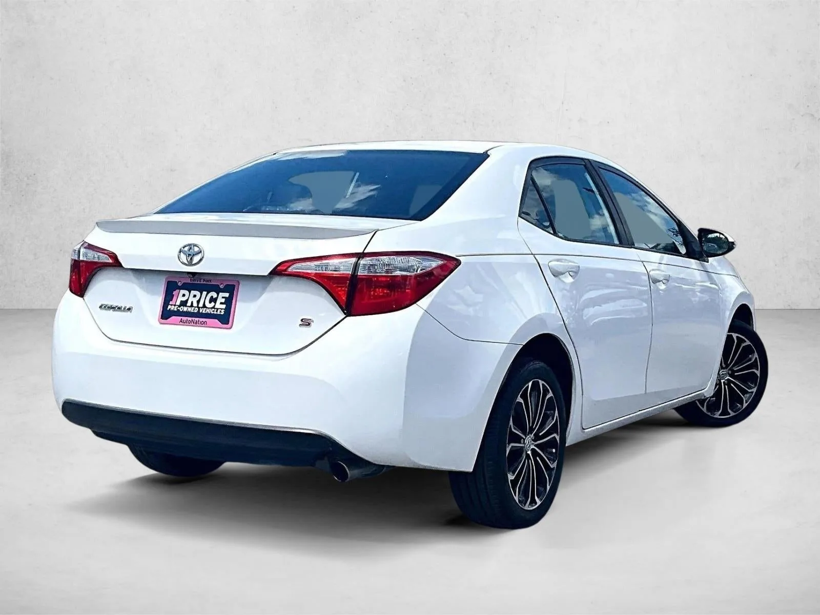 2016 Toyota Corolla S photo 2