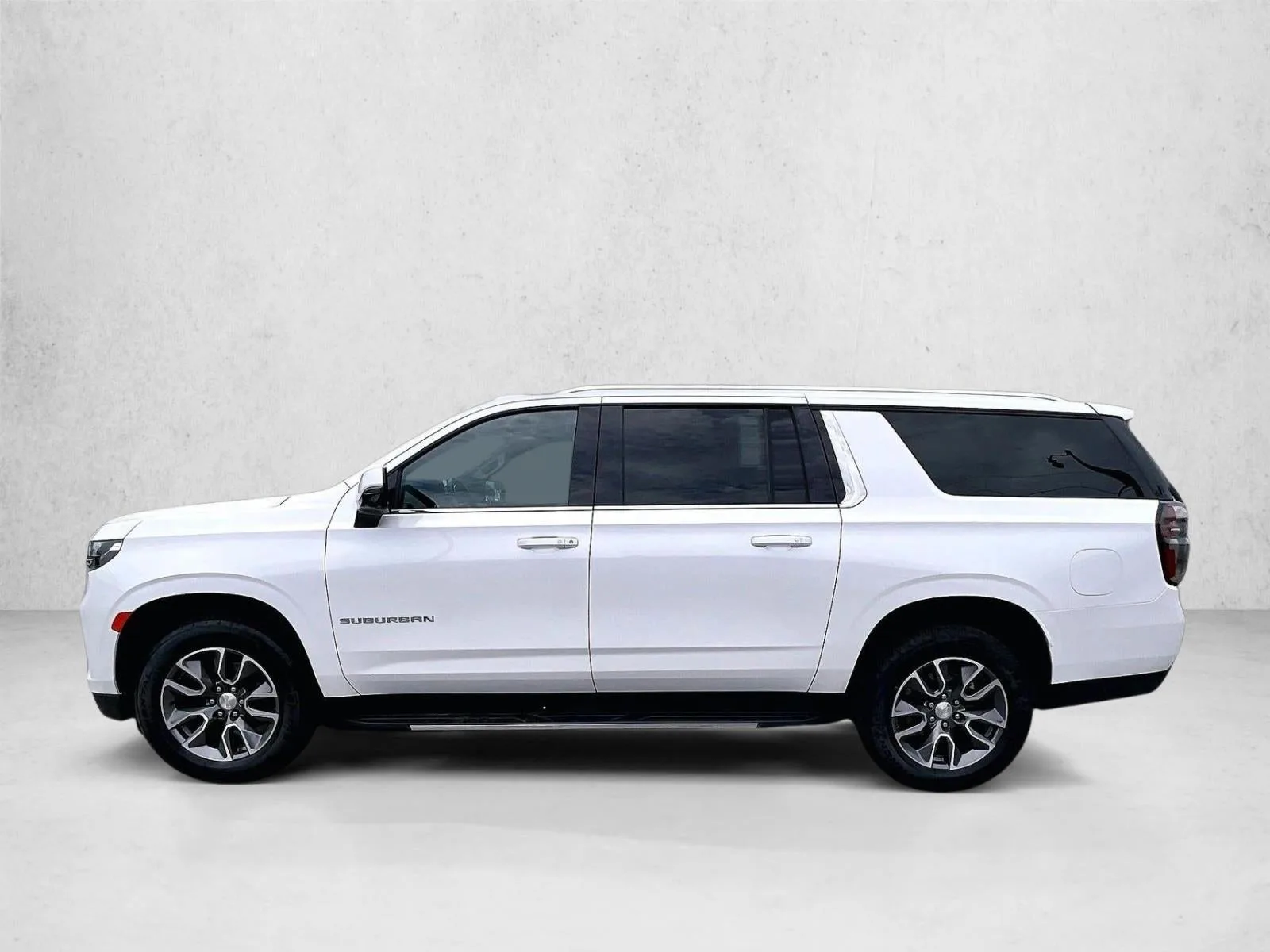 2023 Chevrolet Suburban LT photo 6