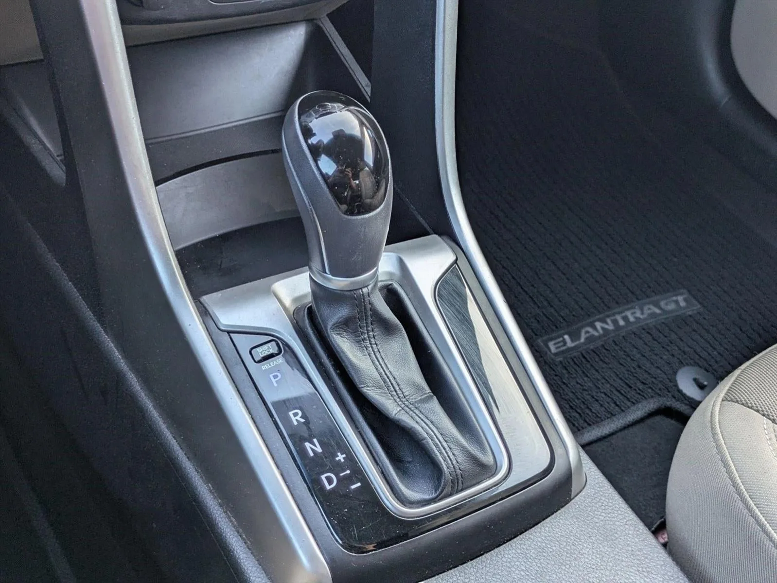 2016 Hyundai ELANTRA GT 5dr HB Auto photo 7