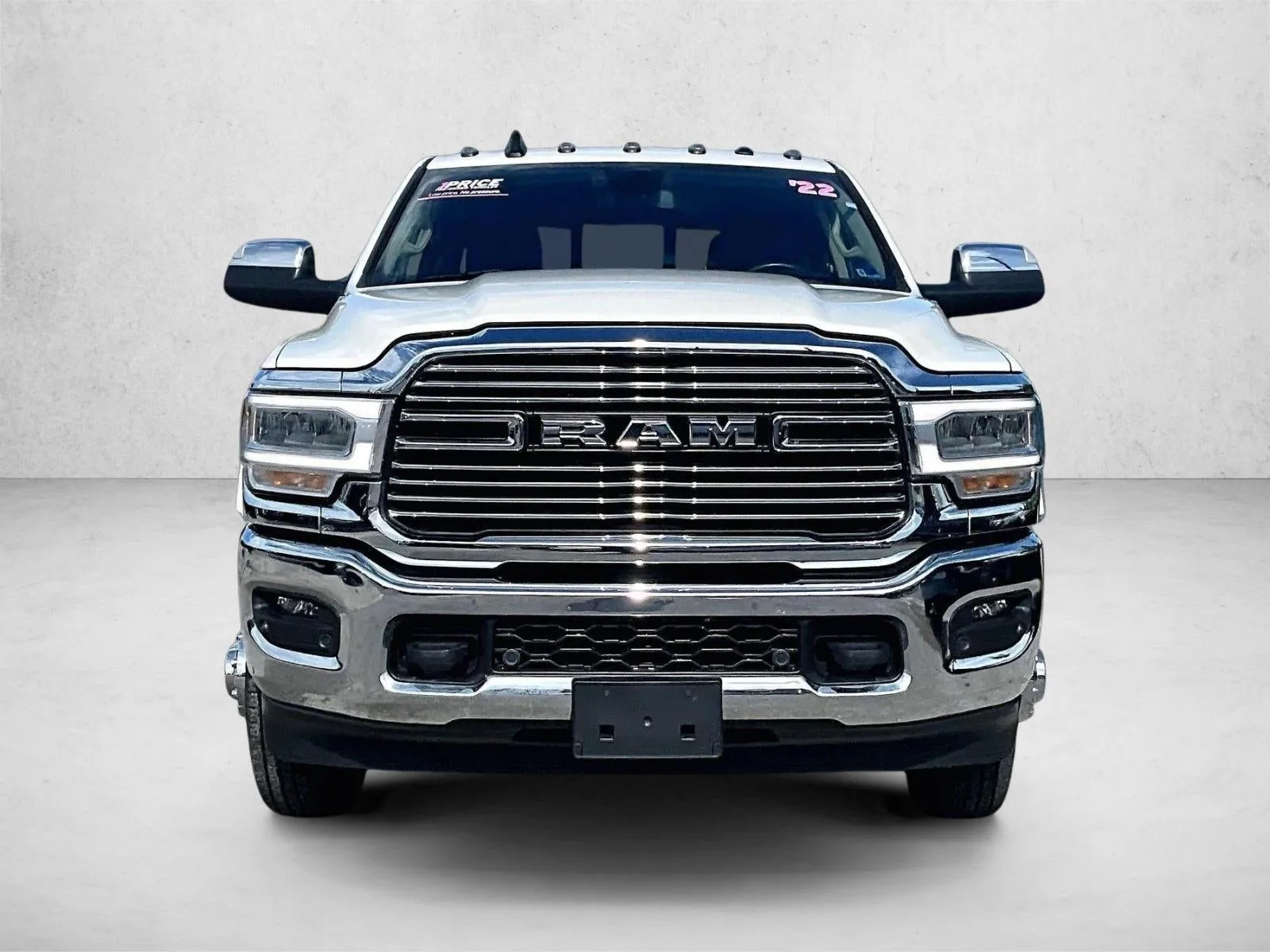 2022 RAM 3500 Laramie photo 3