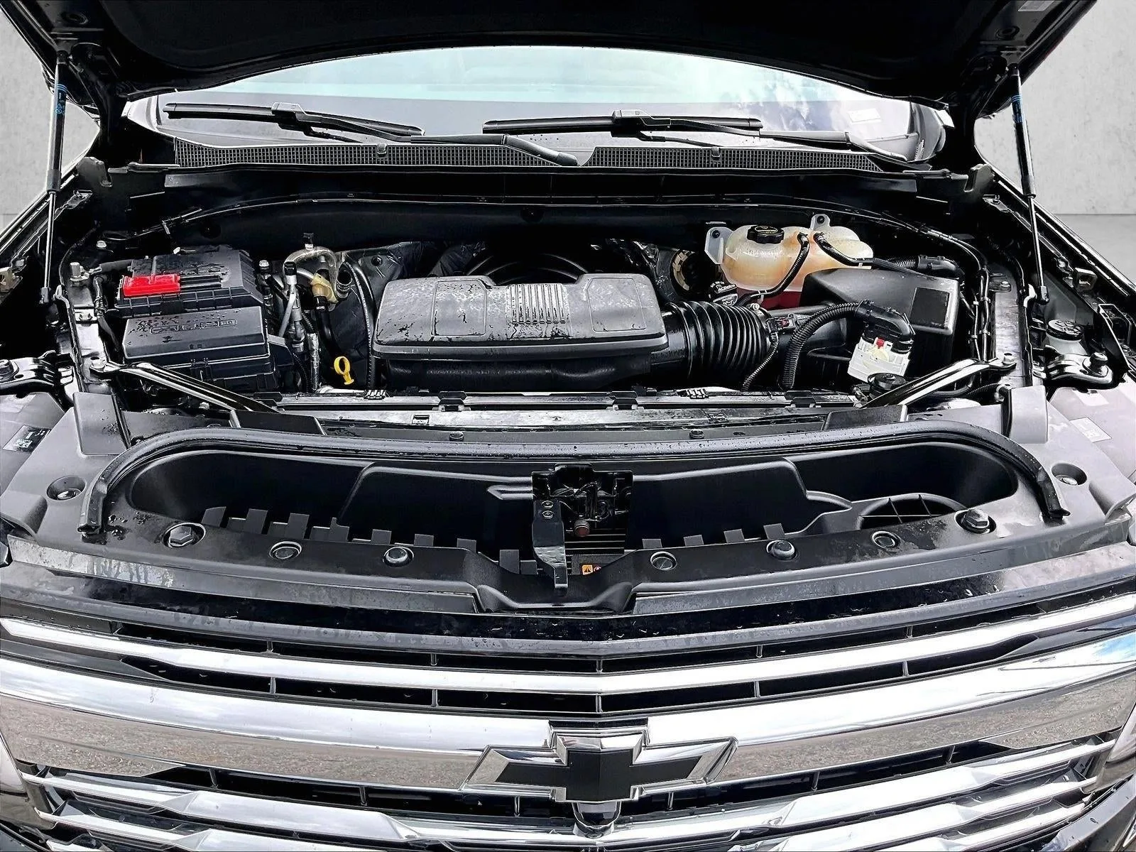 2025 Chevrolet Suburban LT photo 11