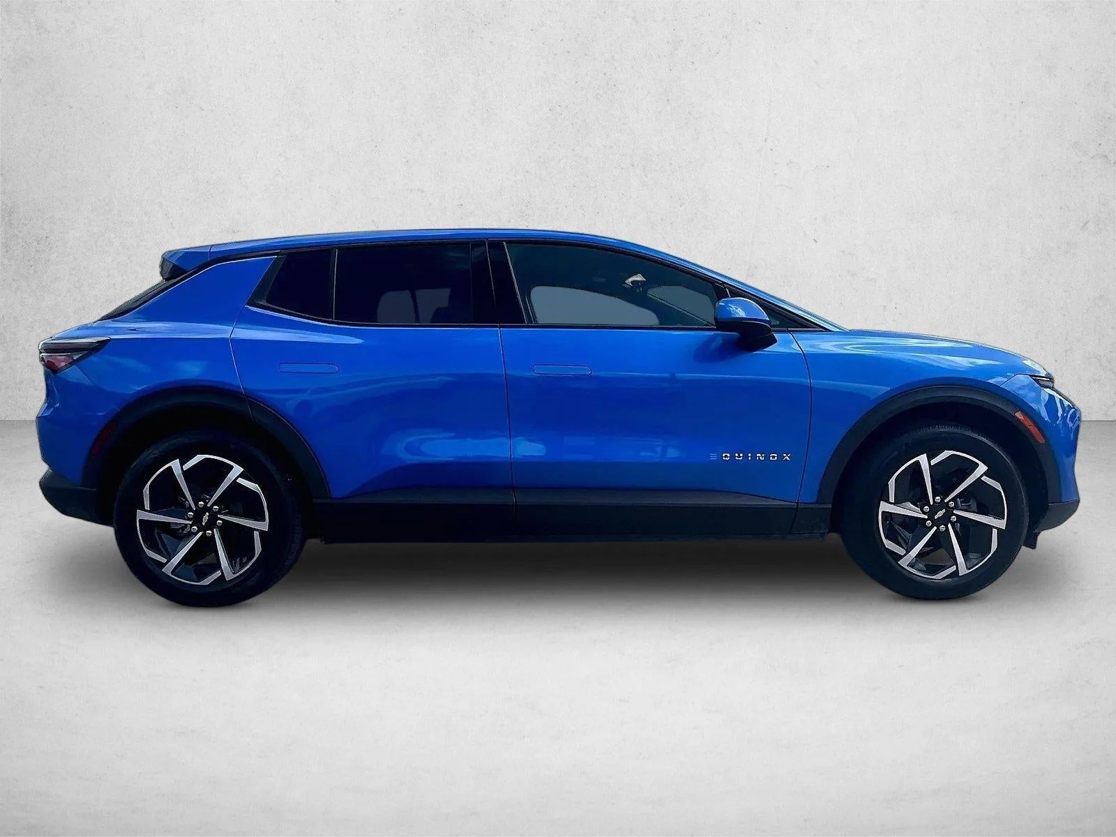 2025 Chevrolet Equinox EV LT photo 5