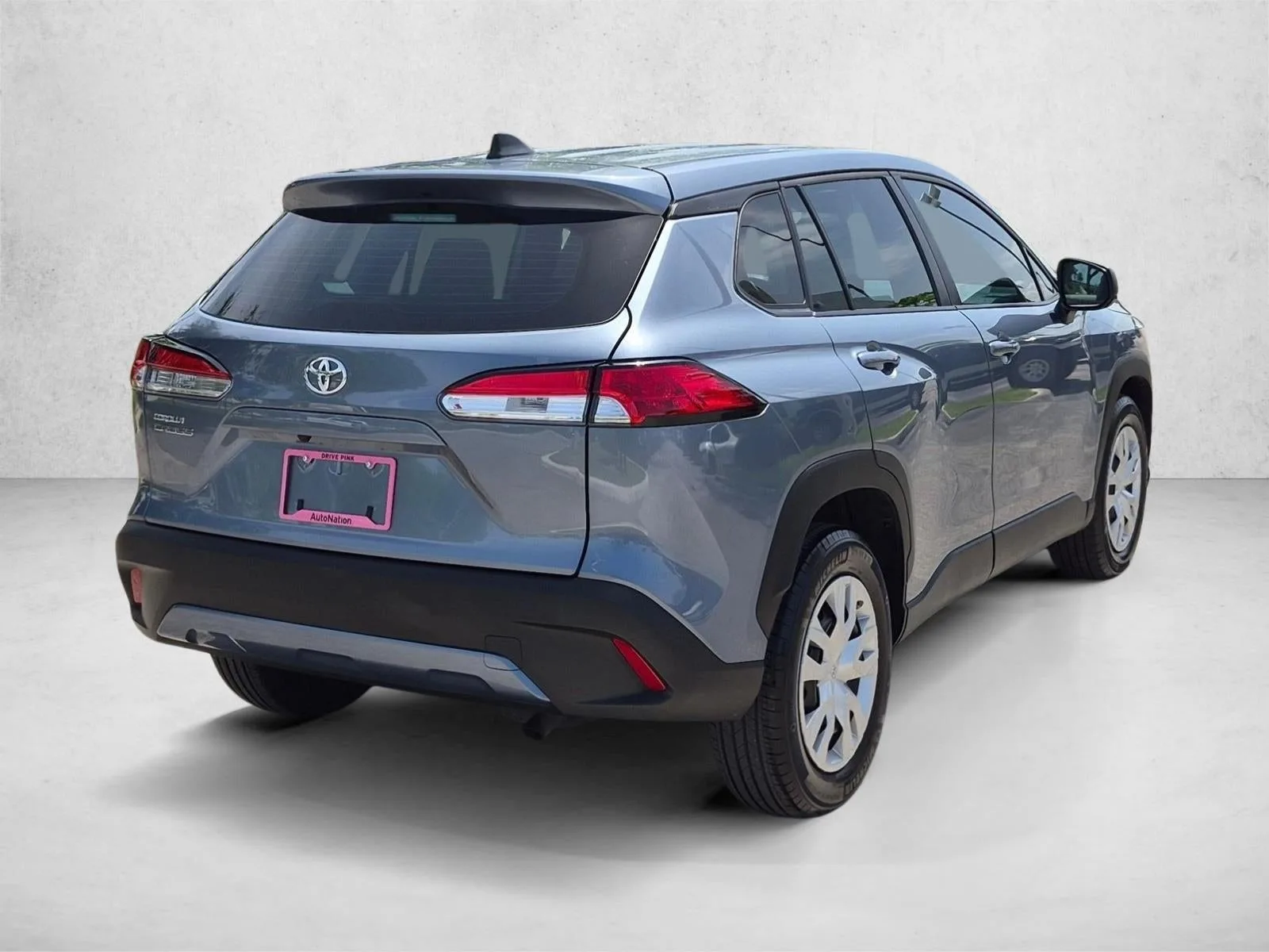 2024 Toyota Corolla Cross L 2WD (Natl) photo 5