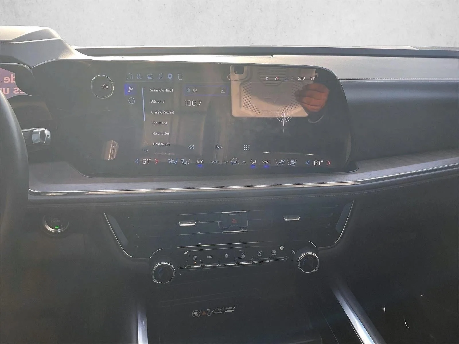 2025 Chevrolet Suburban High Country photo 8