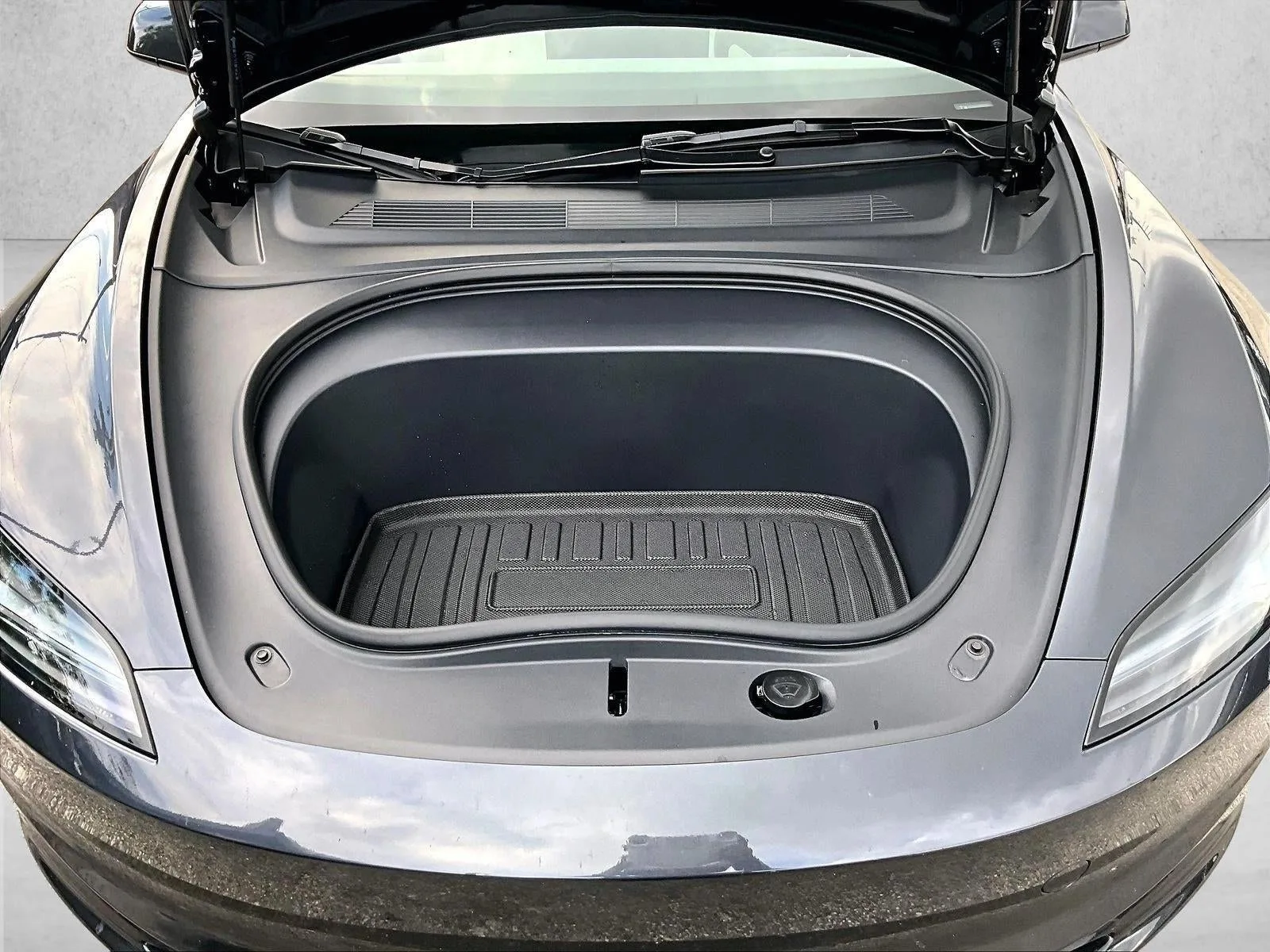 2025 Tesla Model 3 Long Range photo 11