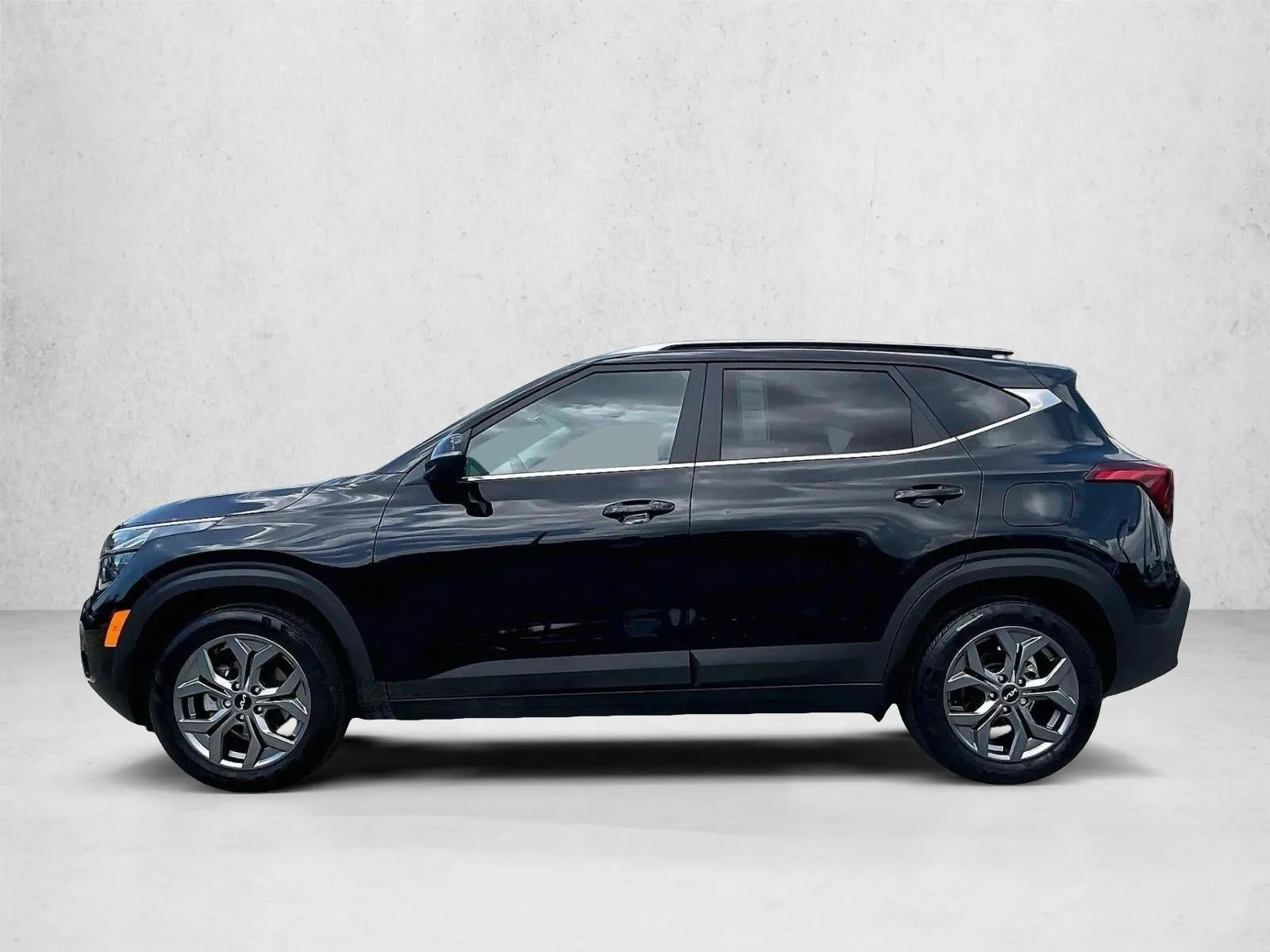 2024 Kia Seltos S photo 6