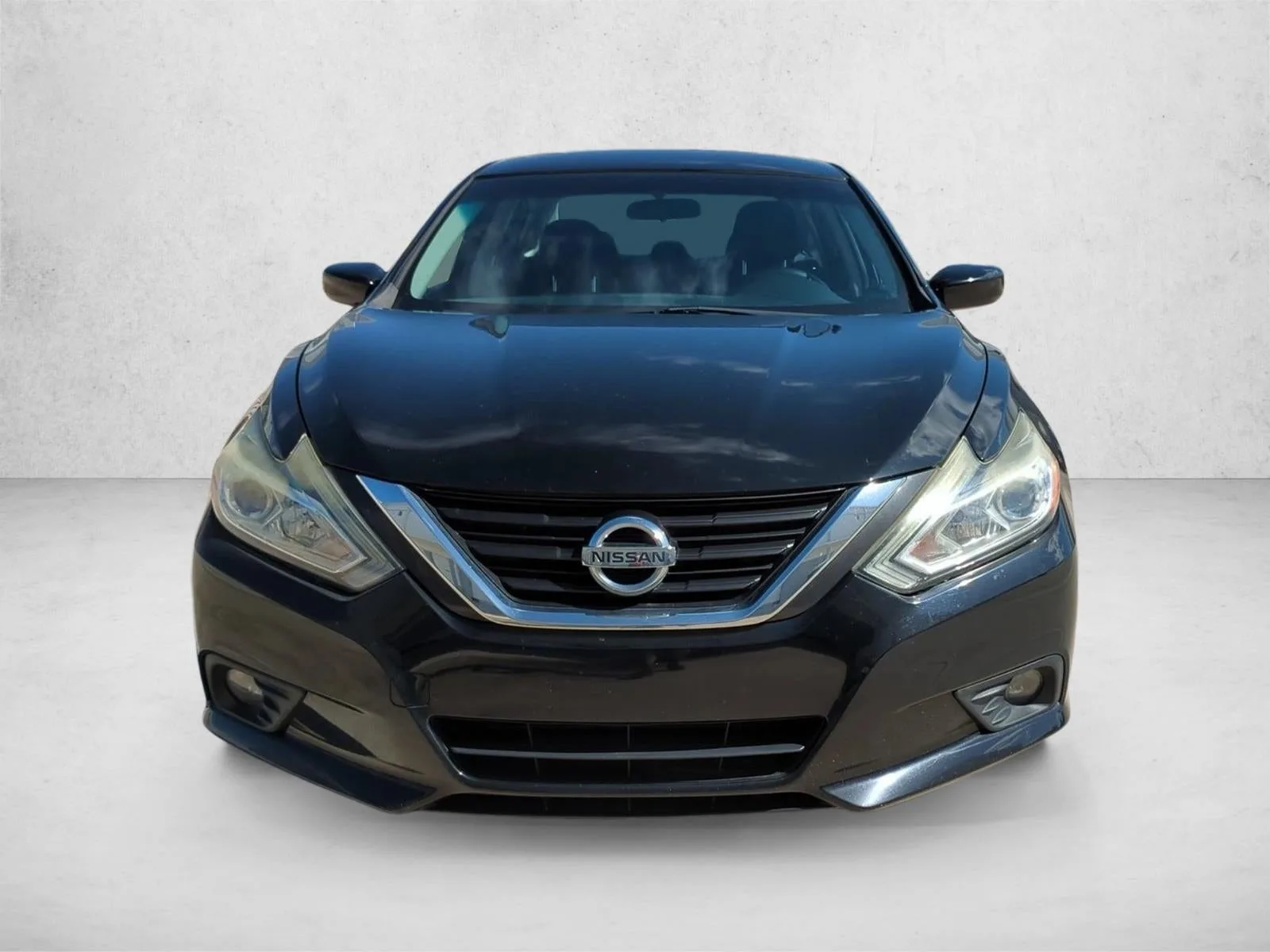 2017 Nissan Altima 2.5 SV Sedan photo 2