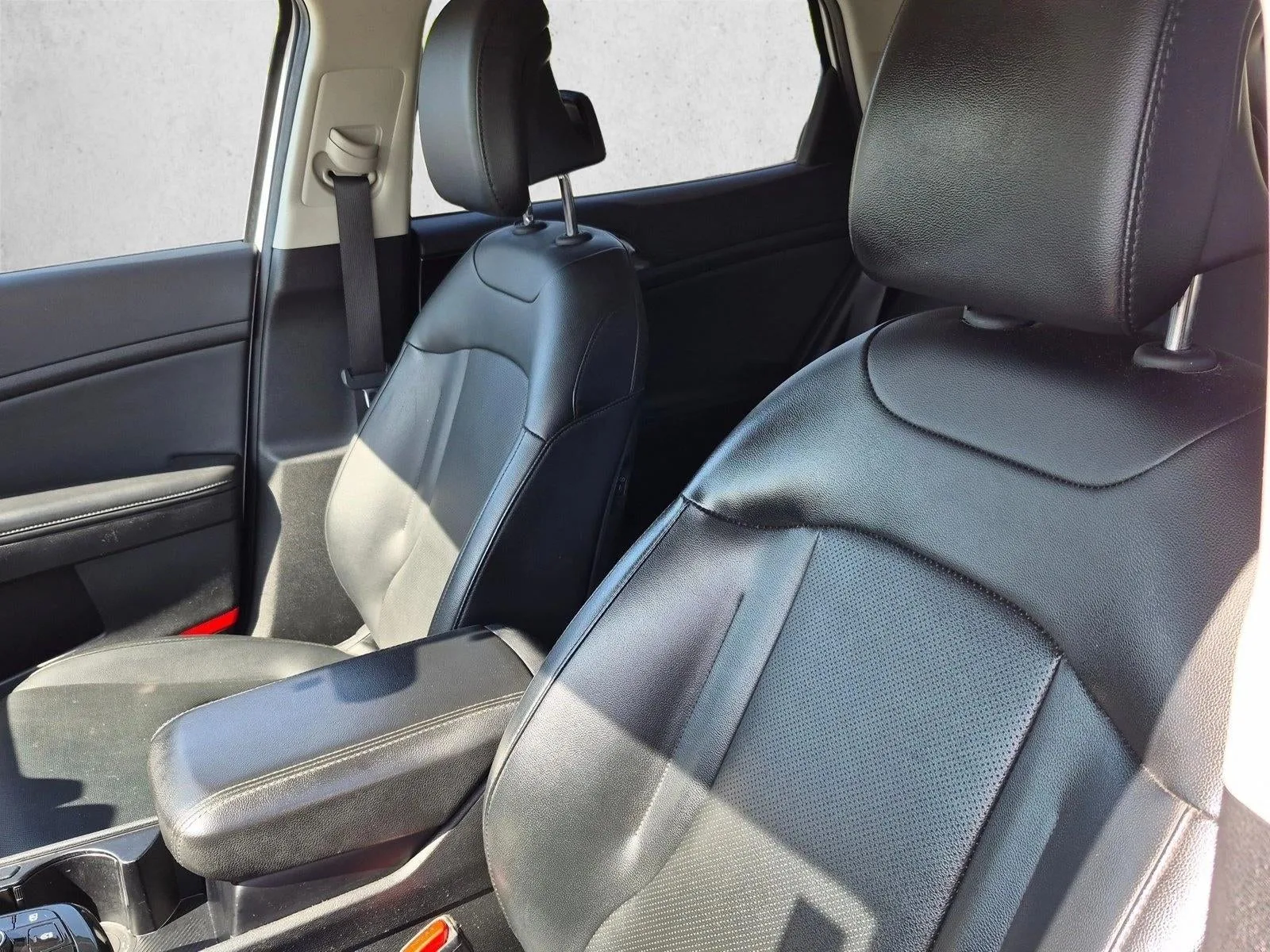 2024 Kia Sportage EX FWD photo 12