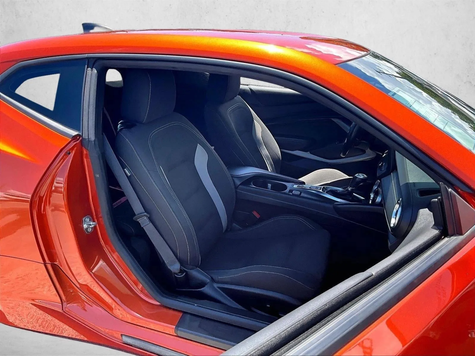 2024 Chevrolet Camaro 1LT photo 9