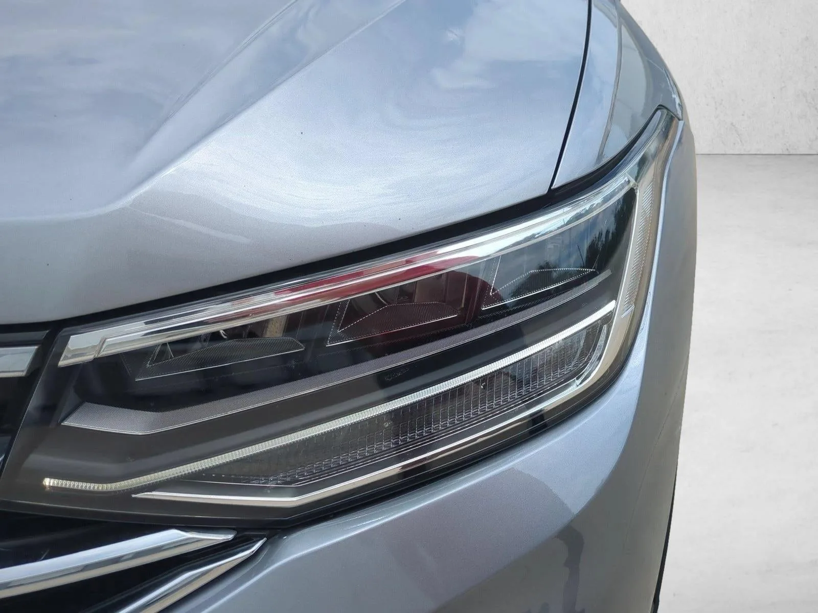 2022 Volkswagen Tiguan 2.0T SE FWD photo 9