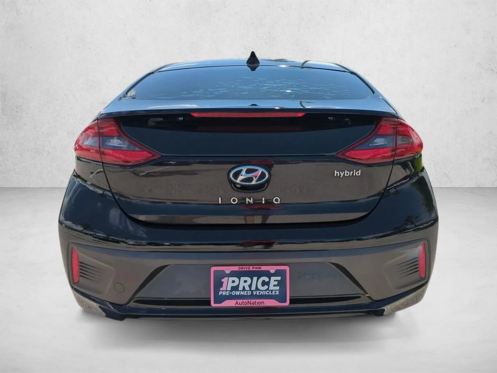 2017 Hyundai IONIQ Hybrid SEL Hatchback photo 7