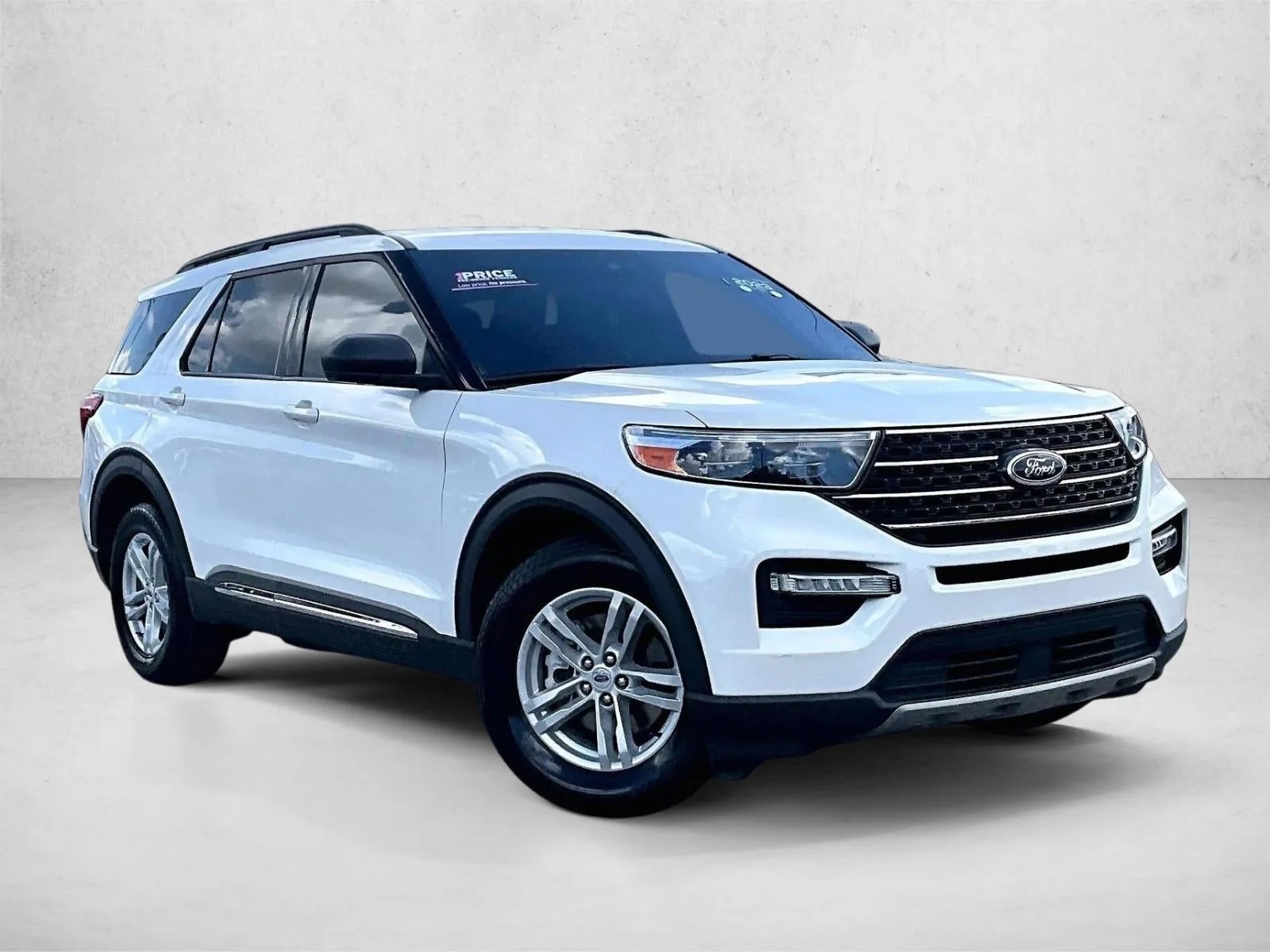 2023 Ford Explorer XLT photo 12