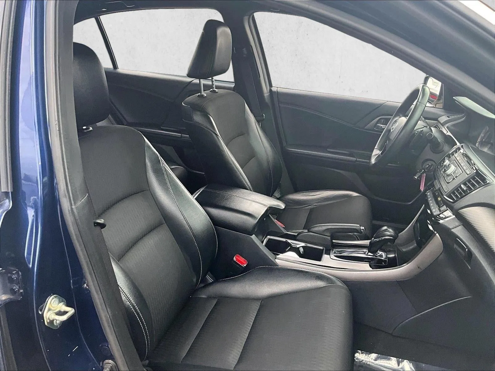 2017 Honda Accord Sport photo 9