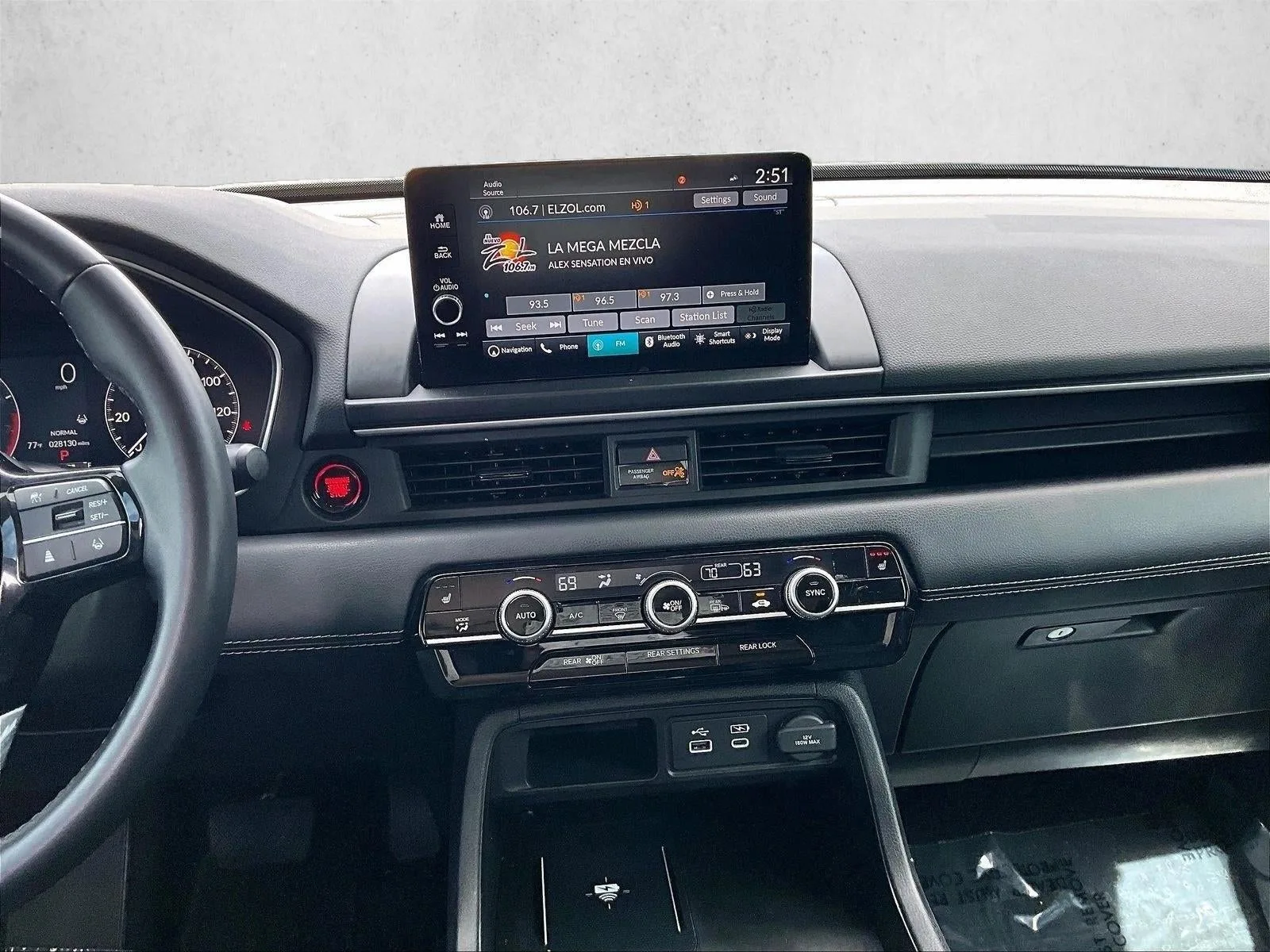 2025 Honda Pilot Touring photo 8