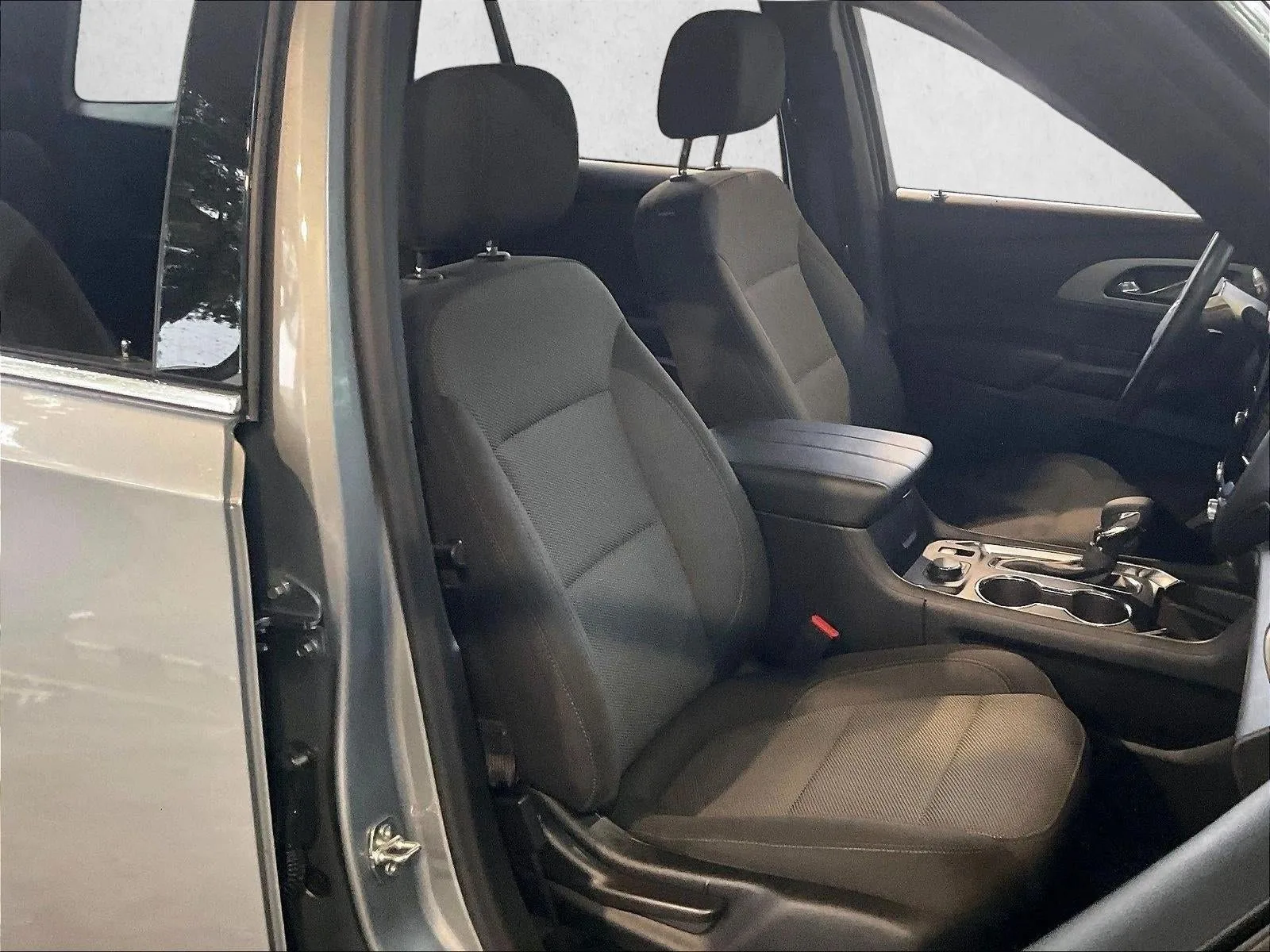 2023 Chevrolet Traverse LT Cloth photo 9