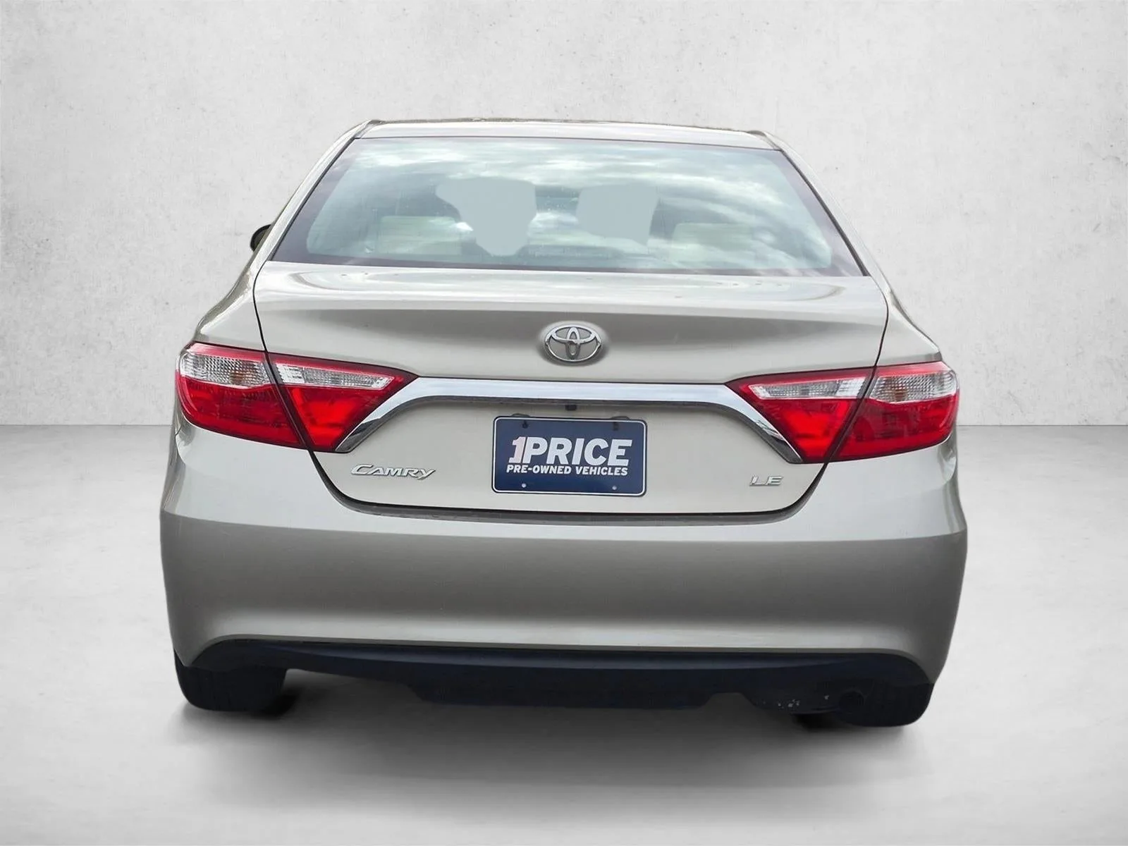 2017 Toyota Camry XLE photo 6