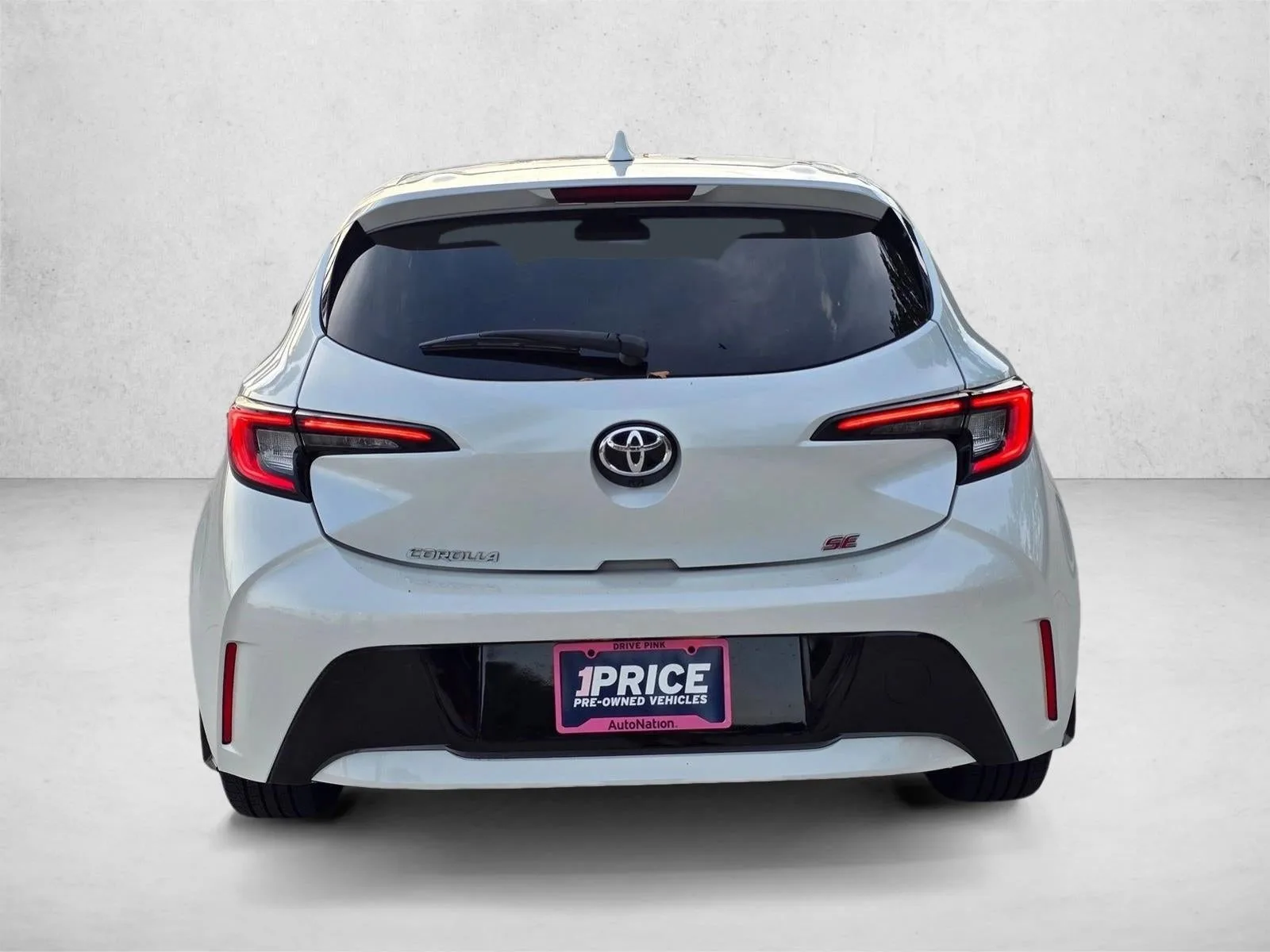 2023 Toyota Corolla Hatchback SE CVT (Natl) photo 6