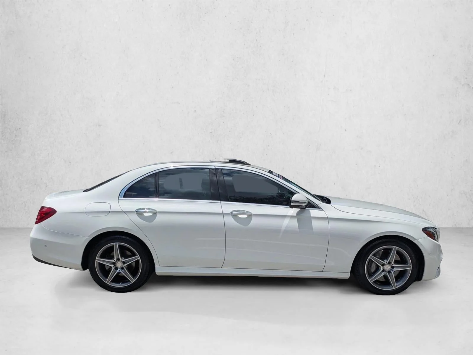 2017 Mercedes-Benz E-Class E 300 Sport RWD Sedan photo 4