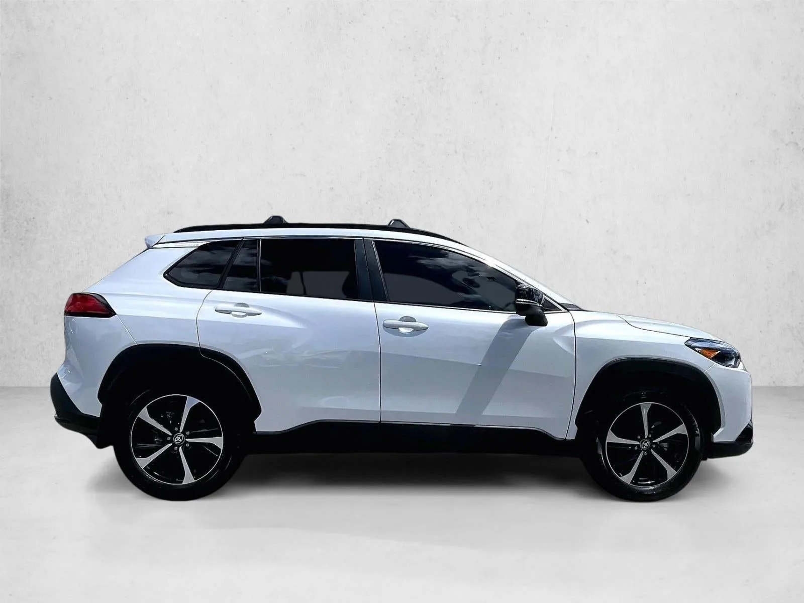 2025 Toyota Corolla Cross Hybrid XSE photo 5