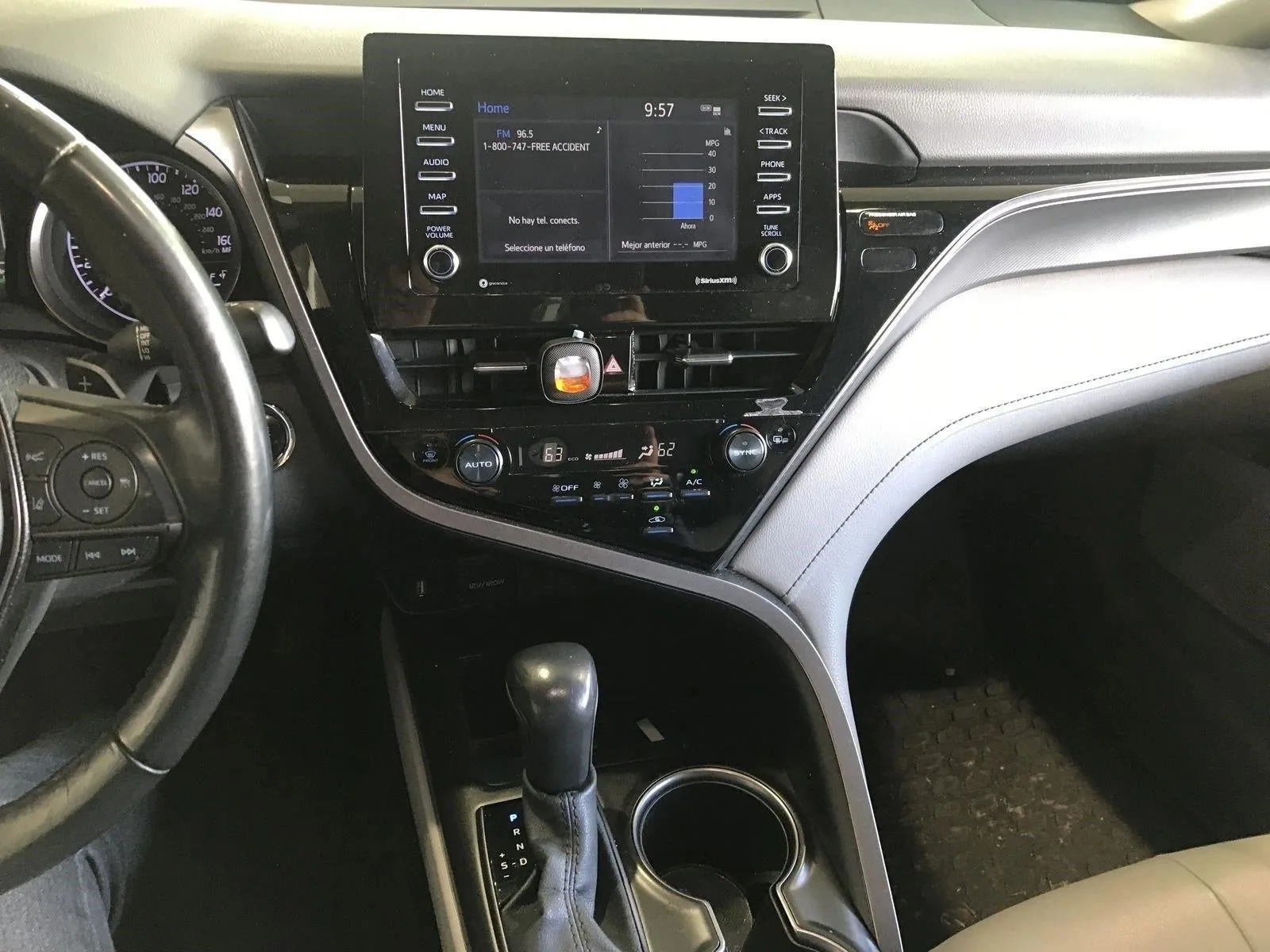 2022 Toyota Camry SE Auto (SE) photo 12