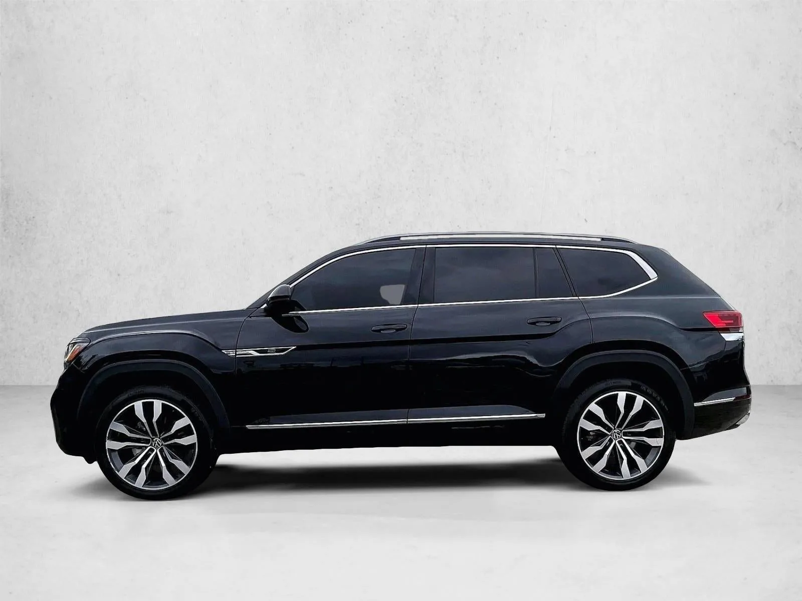 2022 Volkswagen Atlas 3.6L V6 SEL Premium R-Line photo 6