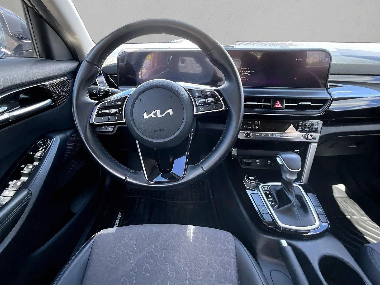 2024 Kia Seltos S photo 7