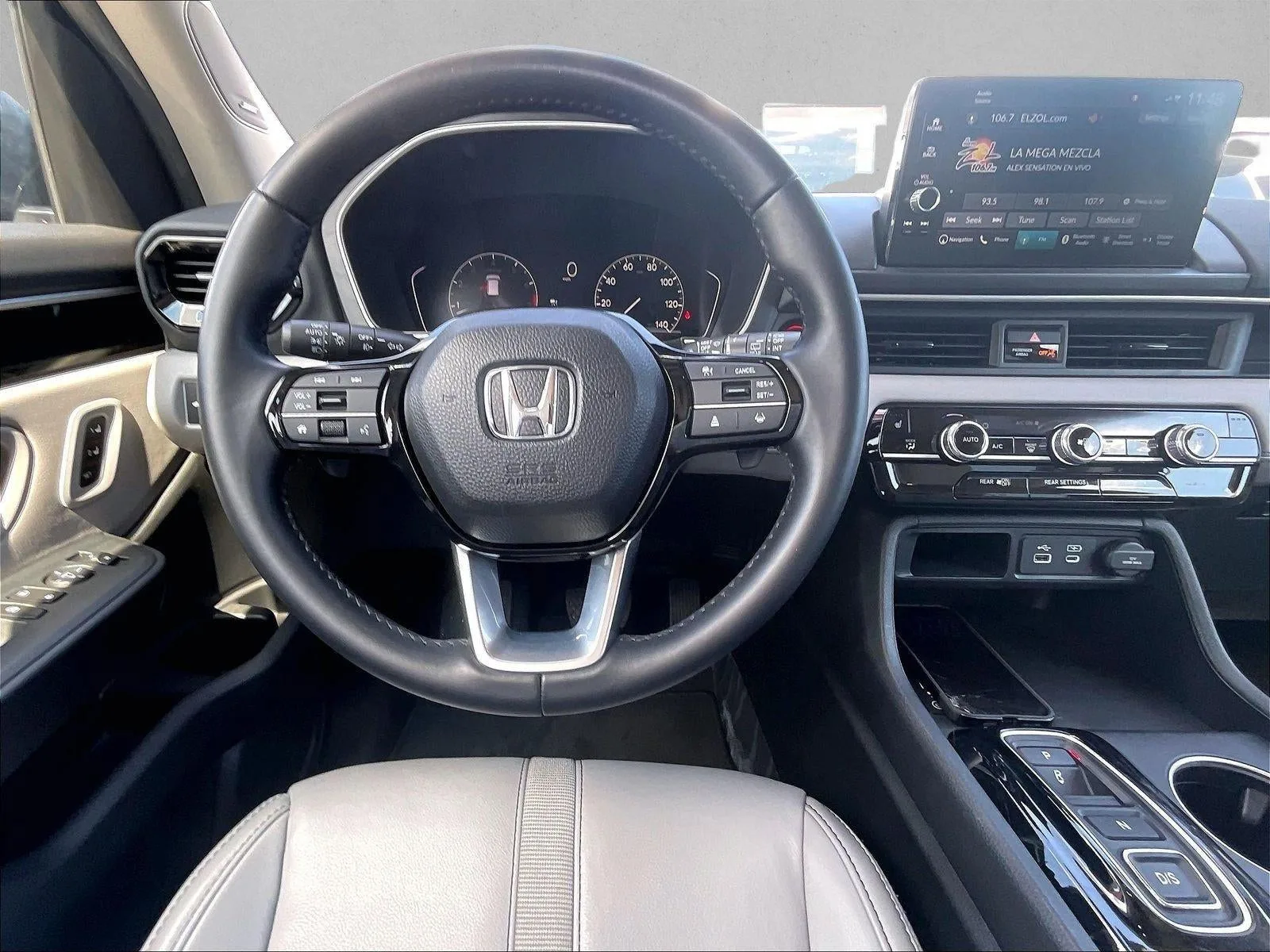 2025 Honda Pilot Touring photo 7