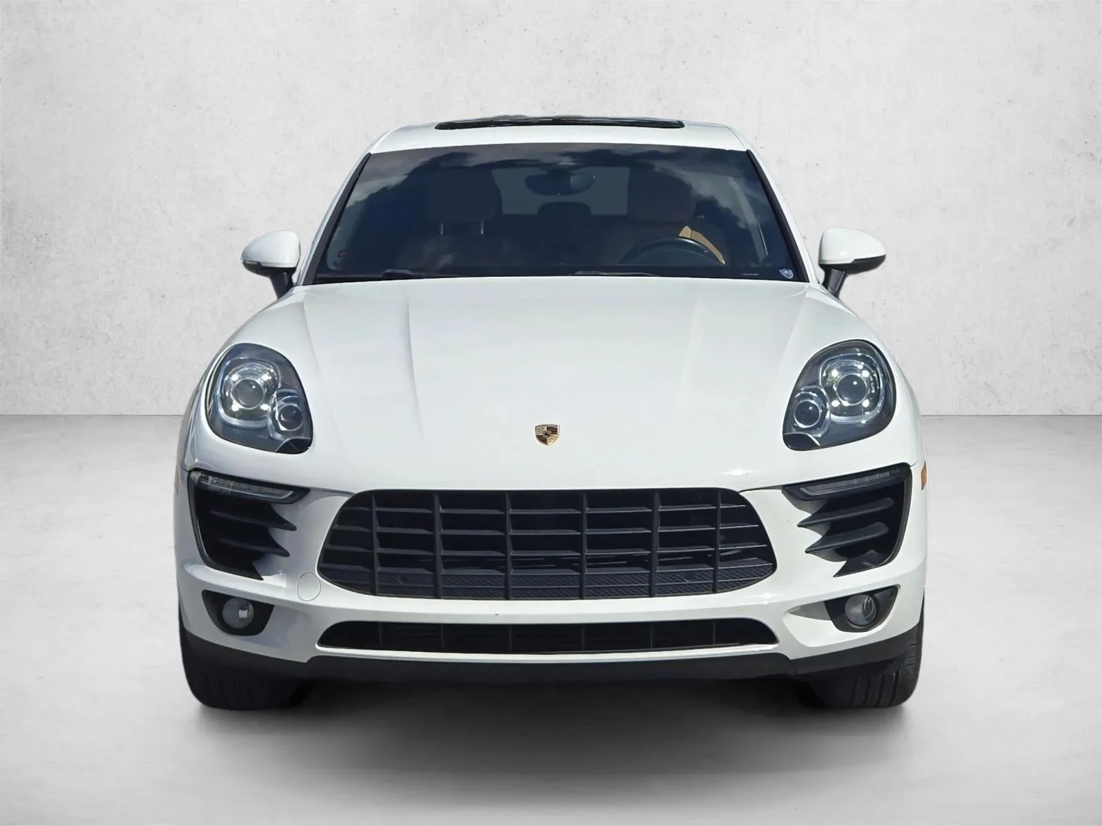 2018 Porsche Macan AWD photo 2