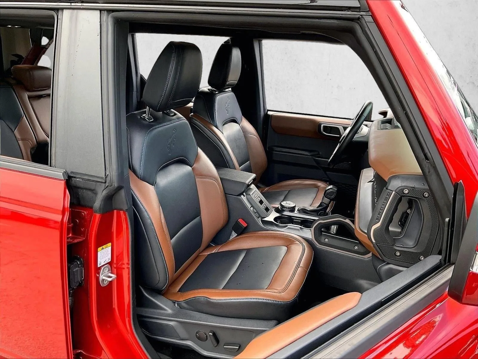 2024 Ford Bronco Outer Banks photo 9