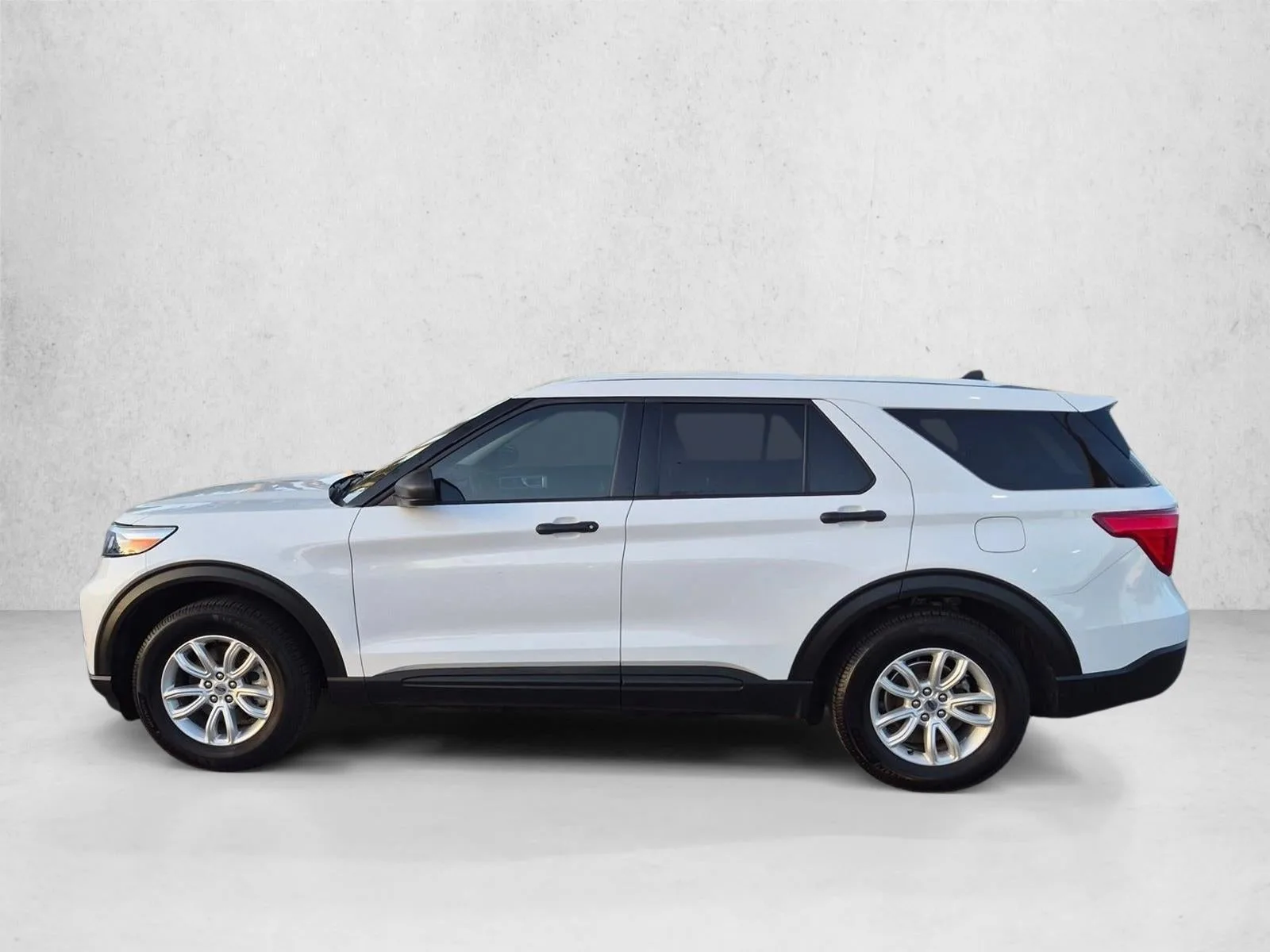 2021 Ford Explorer Base photo 7
