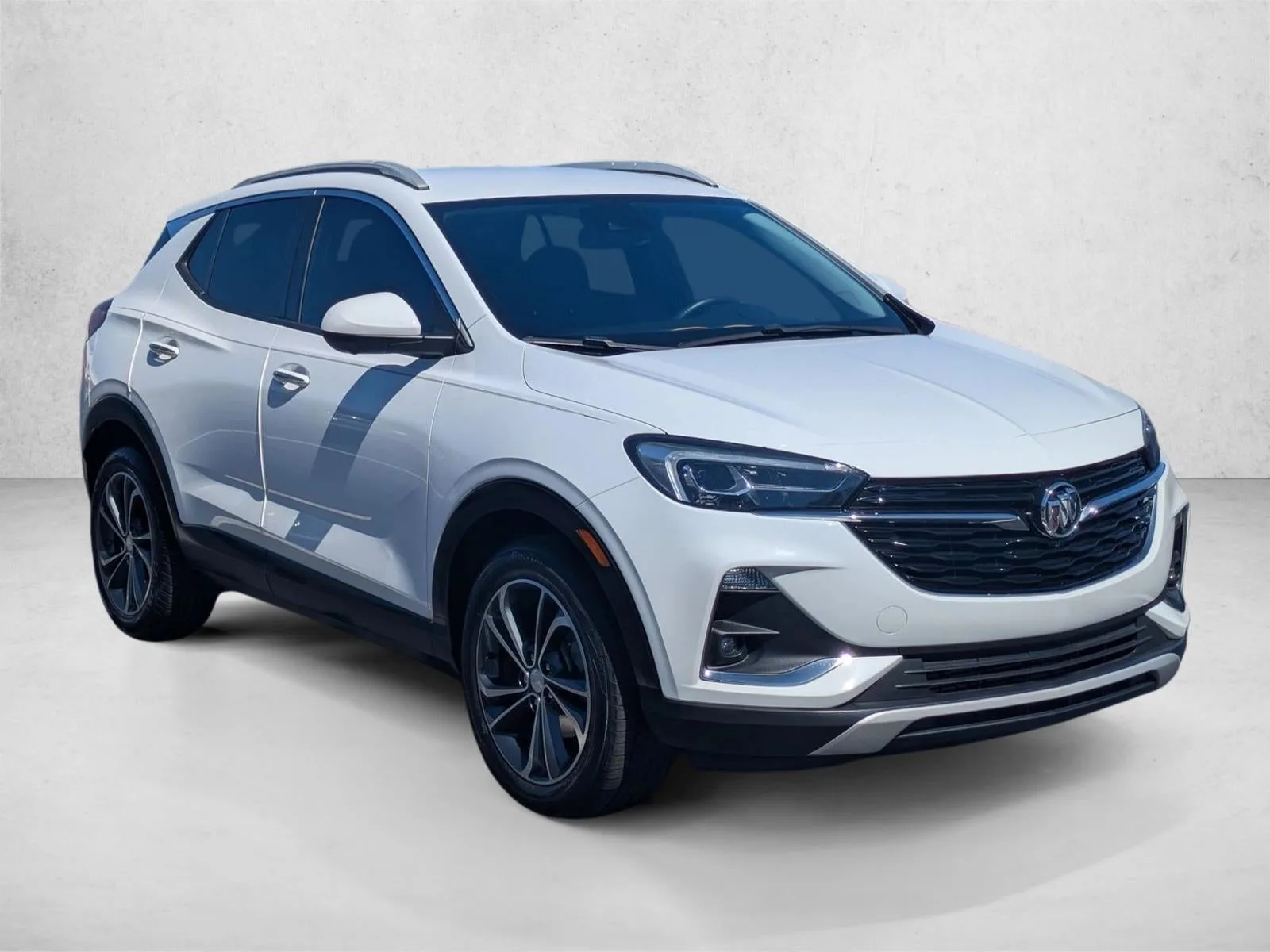 2020 Buick Encore GX Essence FWD photo 3