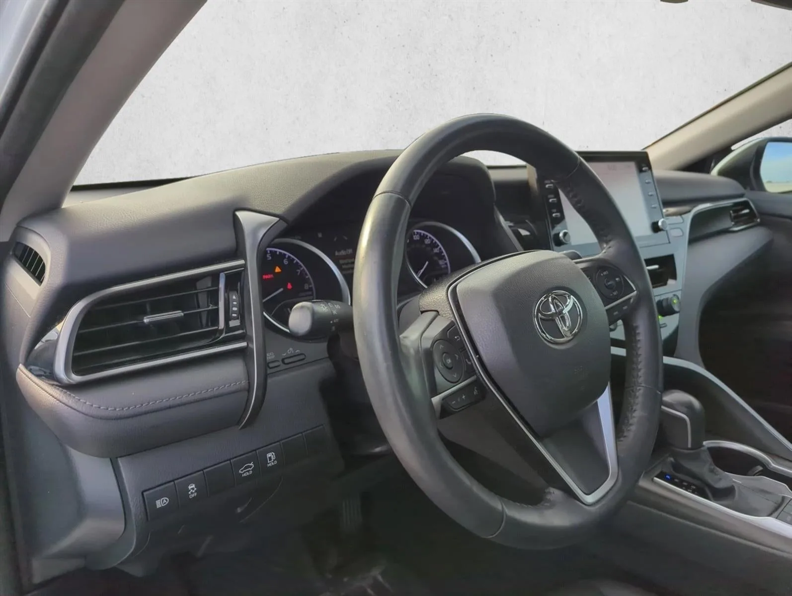 2023 Toyota Camry XLE Auto (SE) photo 12