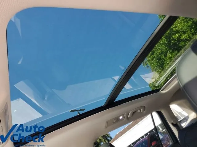 2019 Volkswagen Tiguan 2.0T SEL photo 21
