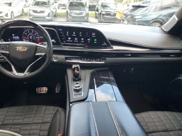 2024 Cadillac Escalade V-Series photo 17