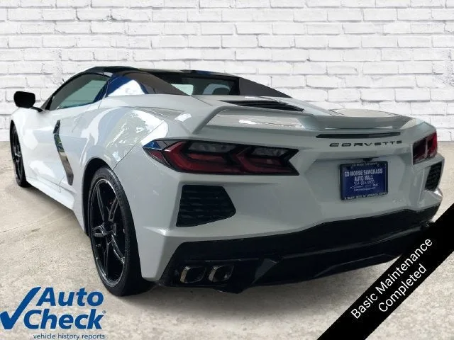 2021 Chevrolet Corvette Stingray 2LT photo 2