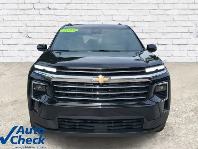 2025 Chevrolet Traverse LT photo 6